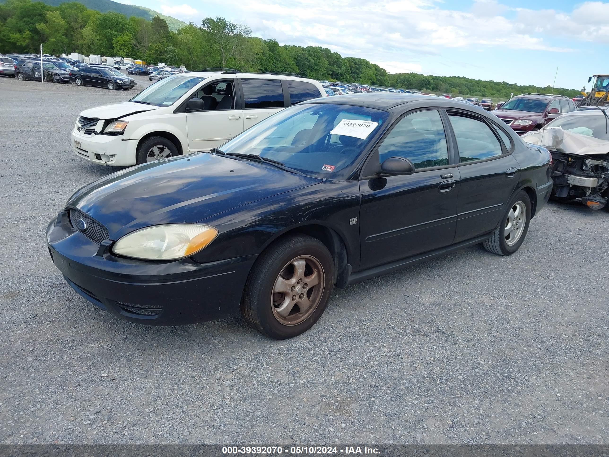 Photo 1 VIN: 1FAFP55S24G177035 - FORD TAURUS 