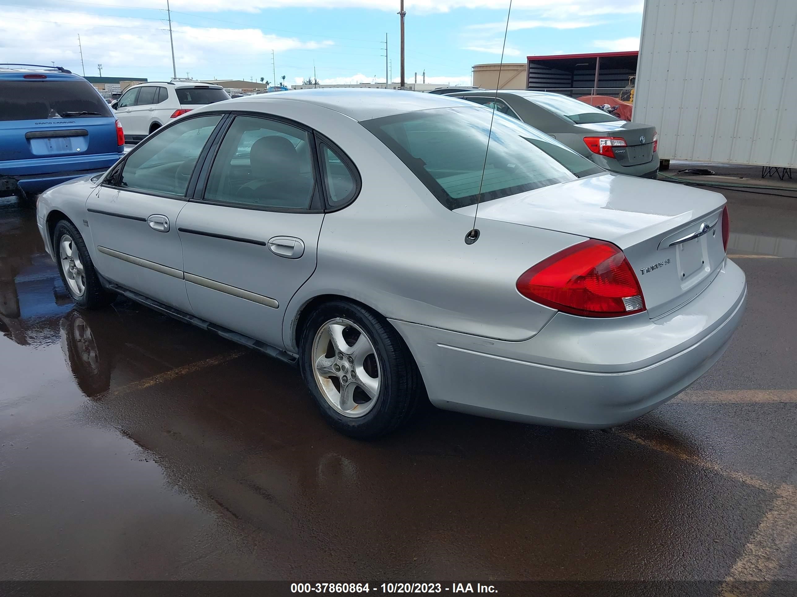 Photo 2 VIN: 1FAFP55S5YA212515 - FORD TAURUS 