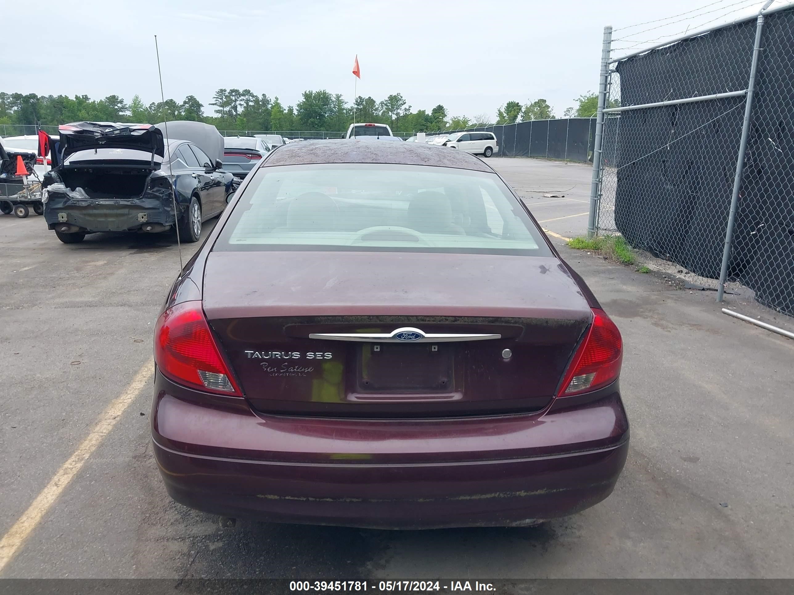 Photo 15 VIN: 1FAFP55U01A116878 - FORD TAURUS 