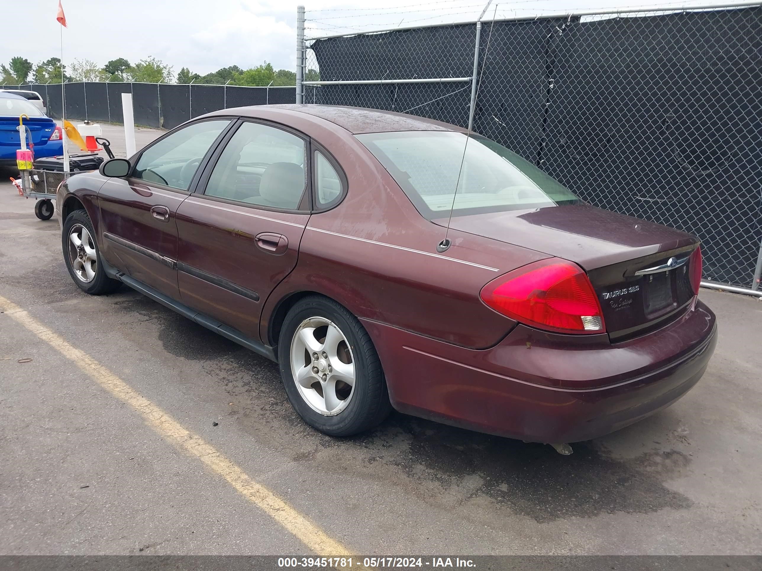 Photo 2 VIN: 1FAFP55U01A116878 - FORD TAURUS 