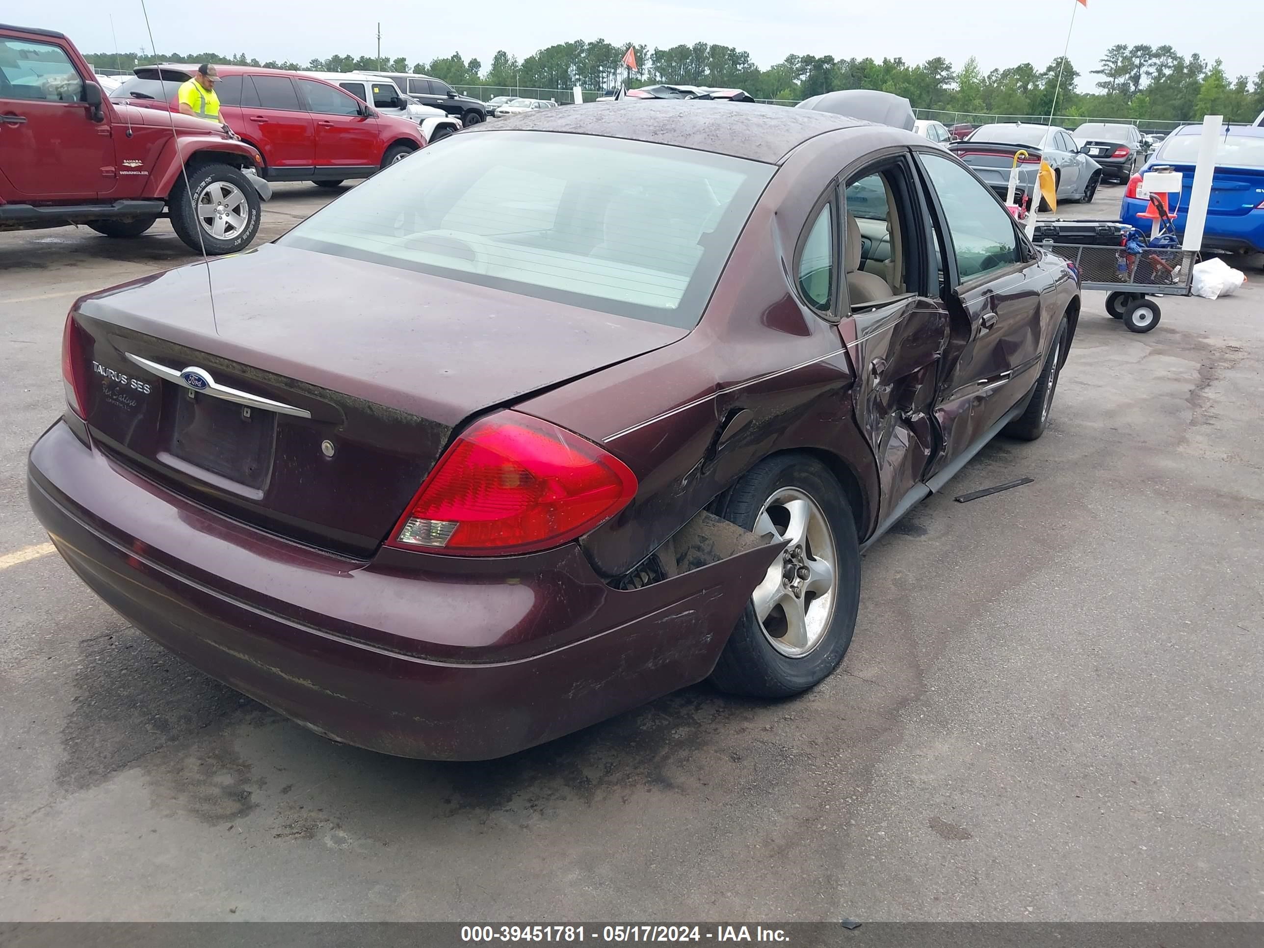 Photo 3 VIN: 1FAFP55U01A116878 - FORD TAURUS 