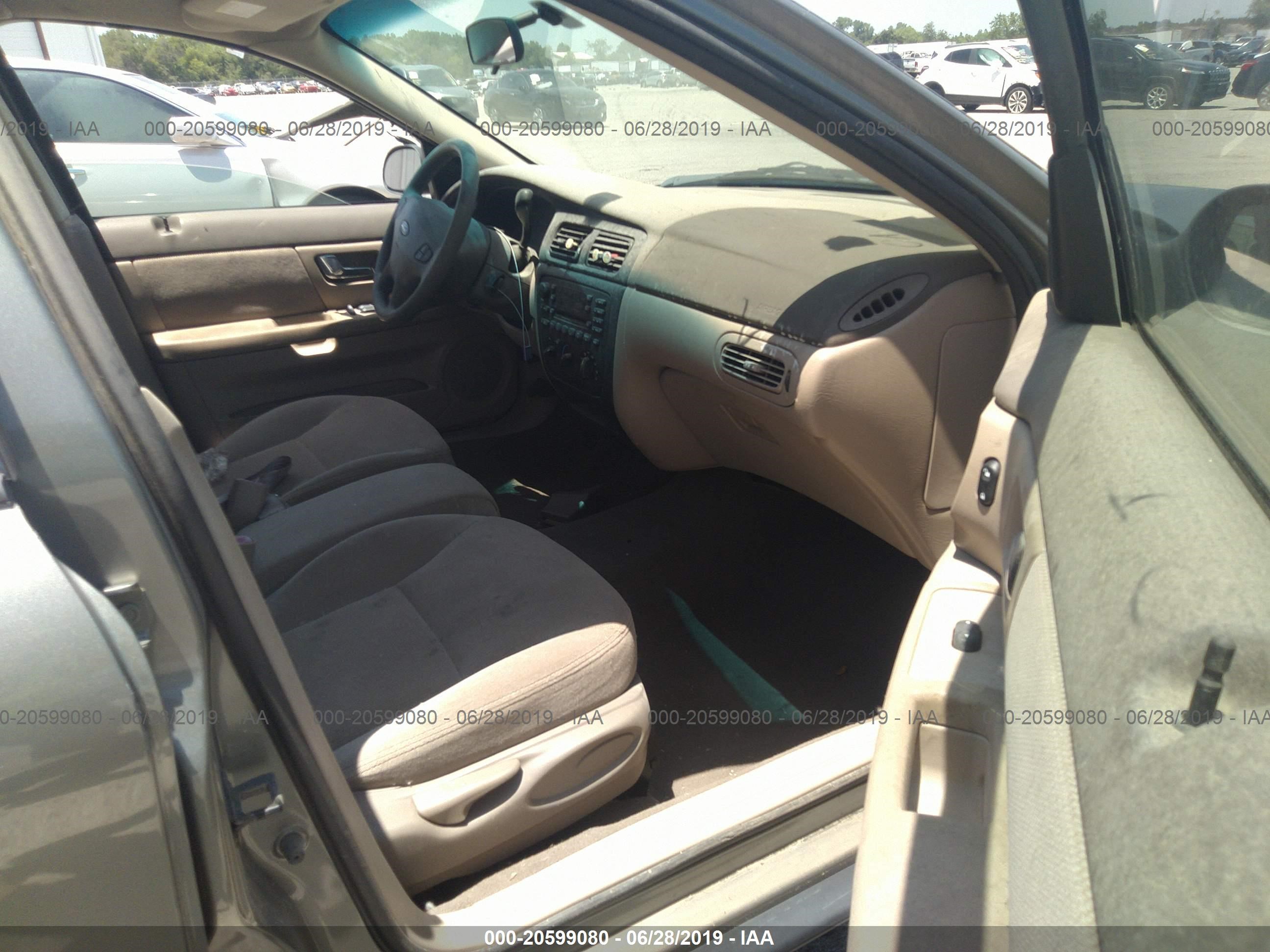 Photo 4 VIN: 1FAFP55U02G172219 - FORD TAURUS 