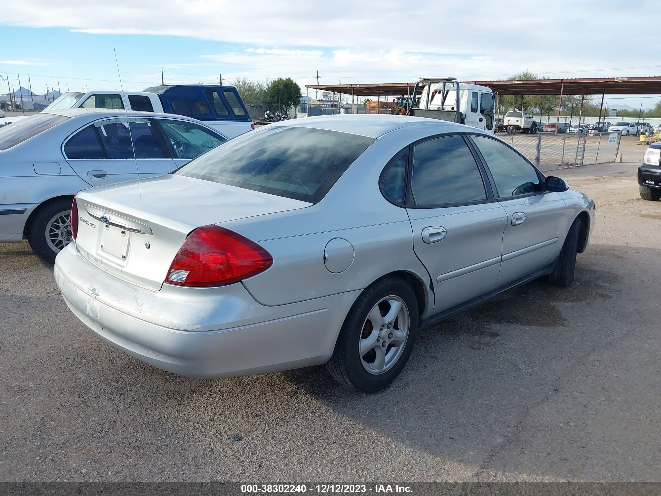 Photo 3 VIN: 1FAFP55U03A207023 - FORD TAURUS 