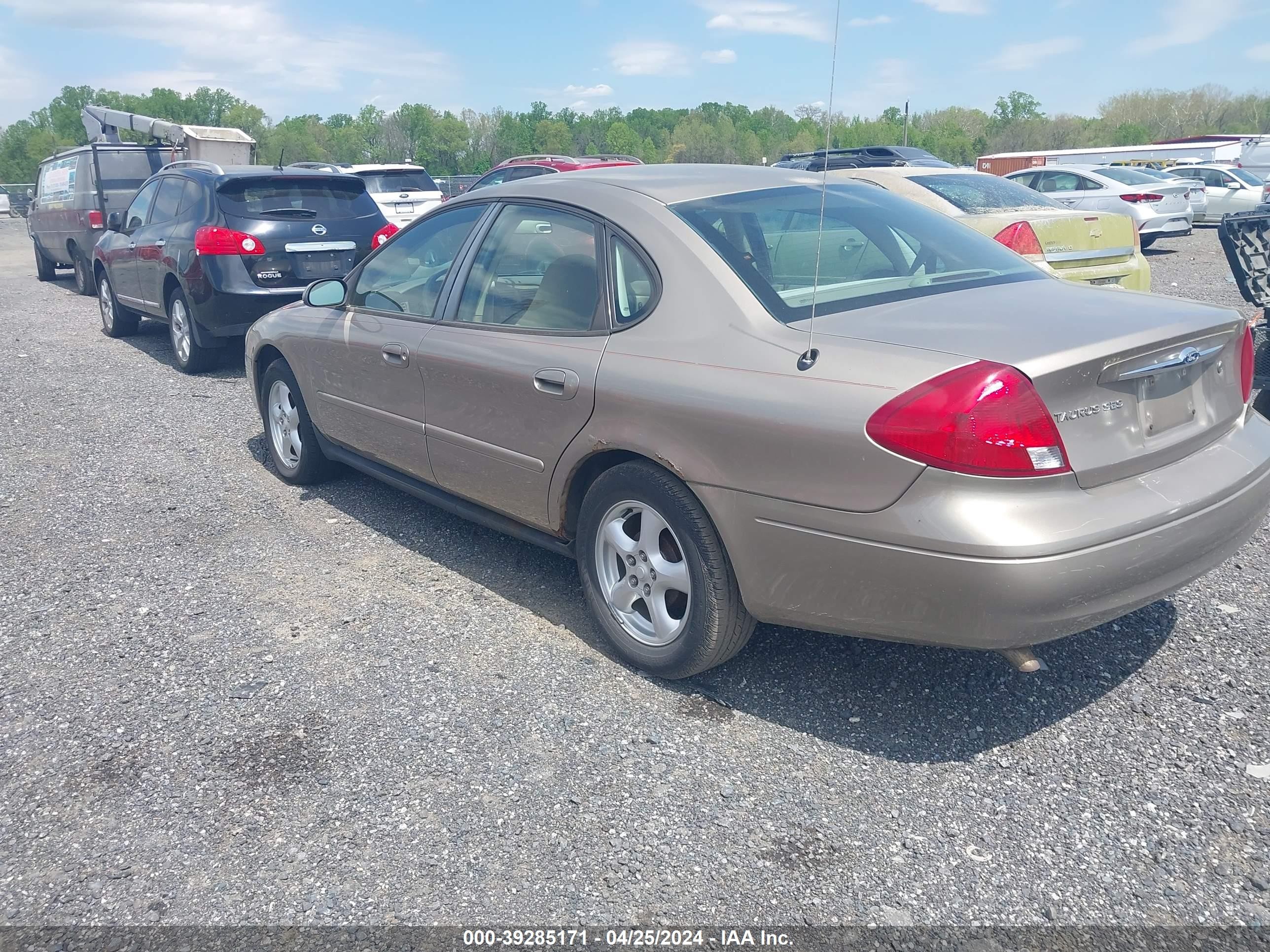 Photo 2 VIN: 1FAFP55U13G254686 - FORD TAURUS 