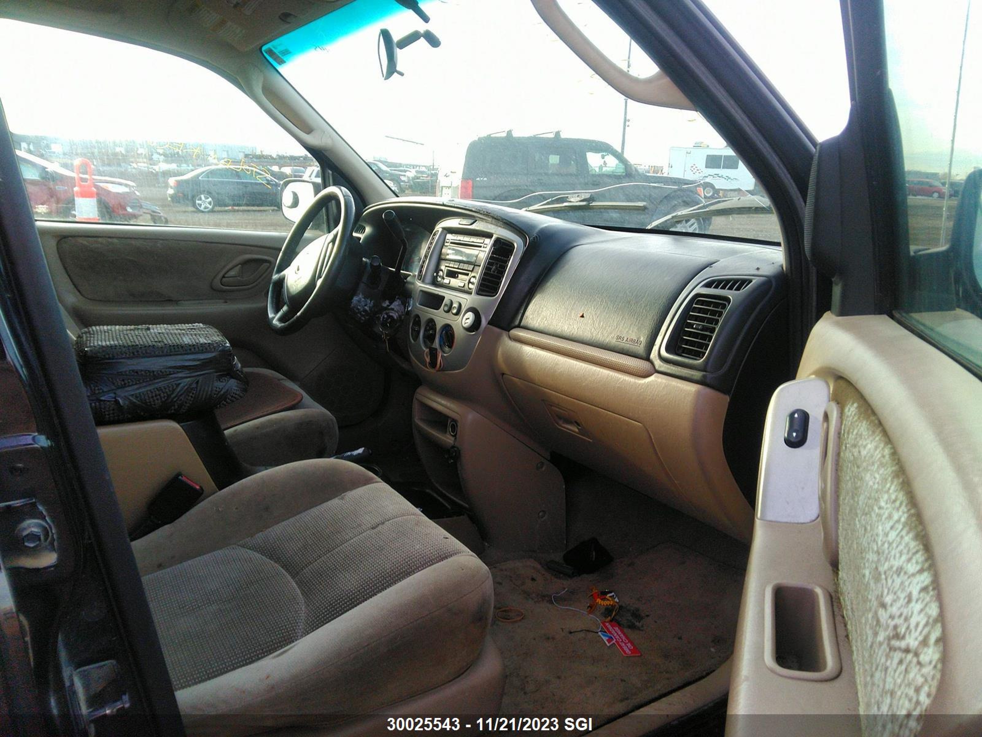 Photo 4 VIN: 1FAFP55U1YG264920 - MAZDA TRIBUTE 