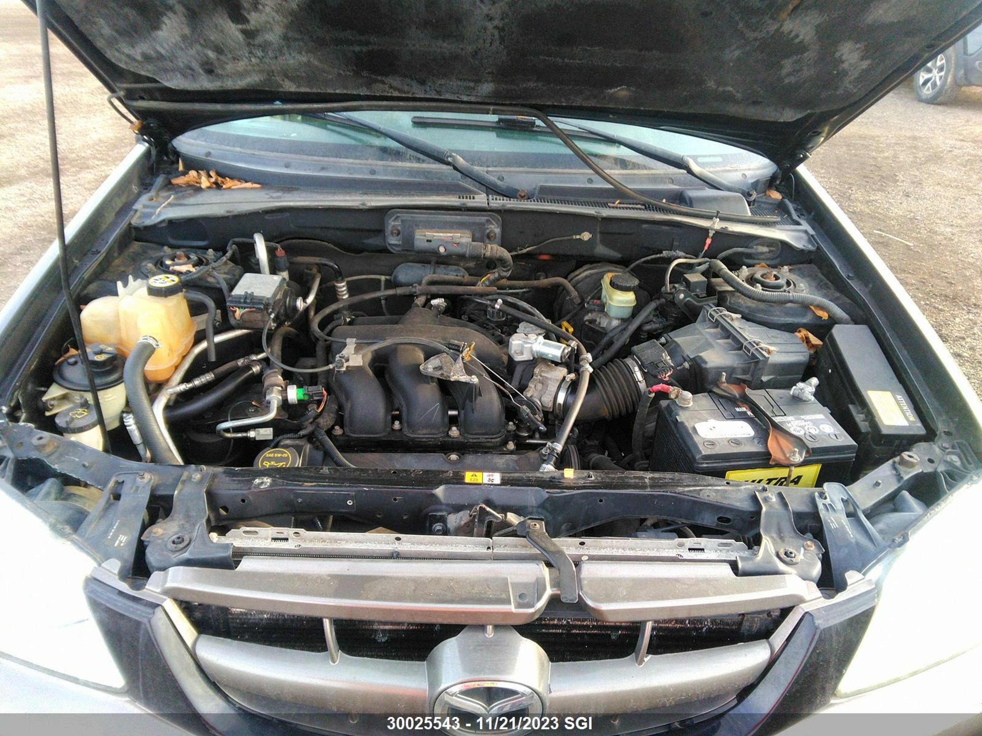 Photo 9 VIN: 1FAFP55U1YG264920 - MAZDA TRIBUTE 