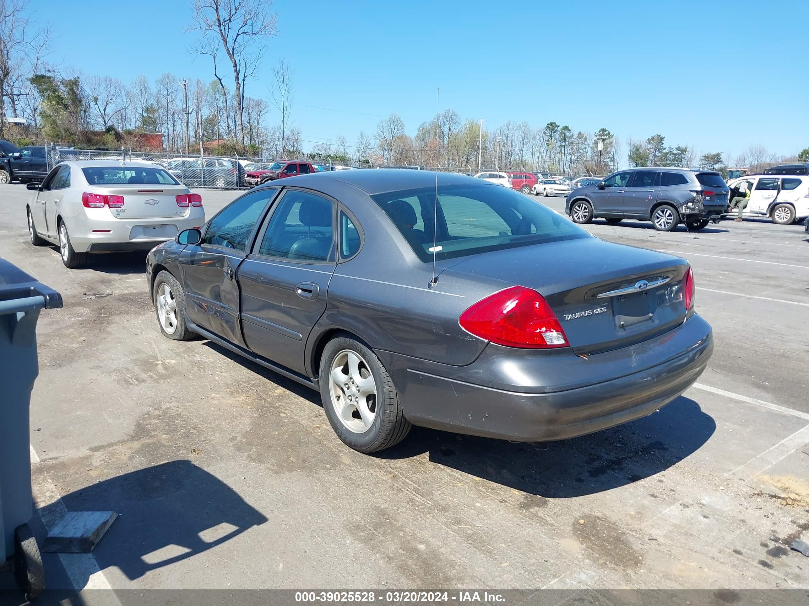 Photo 2 VIN: 1FAFP55U42A183159 - FORD TAURUS 