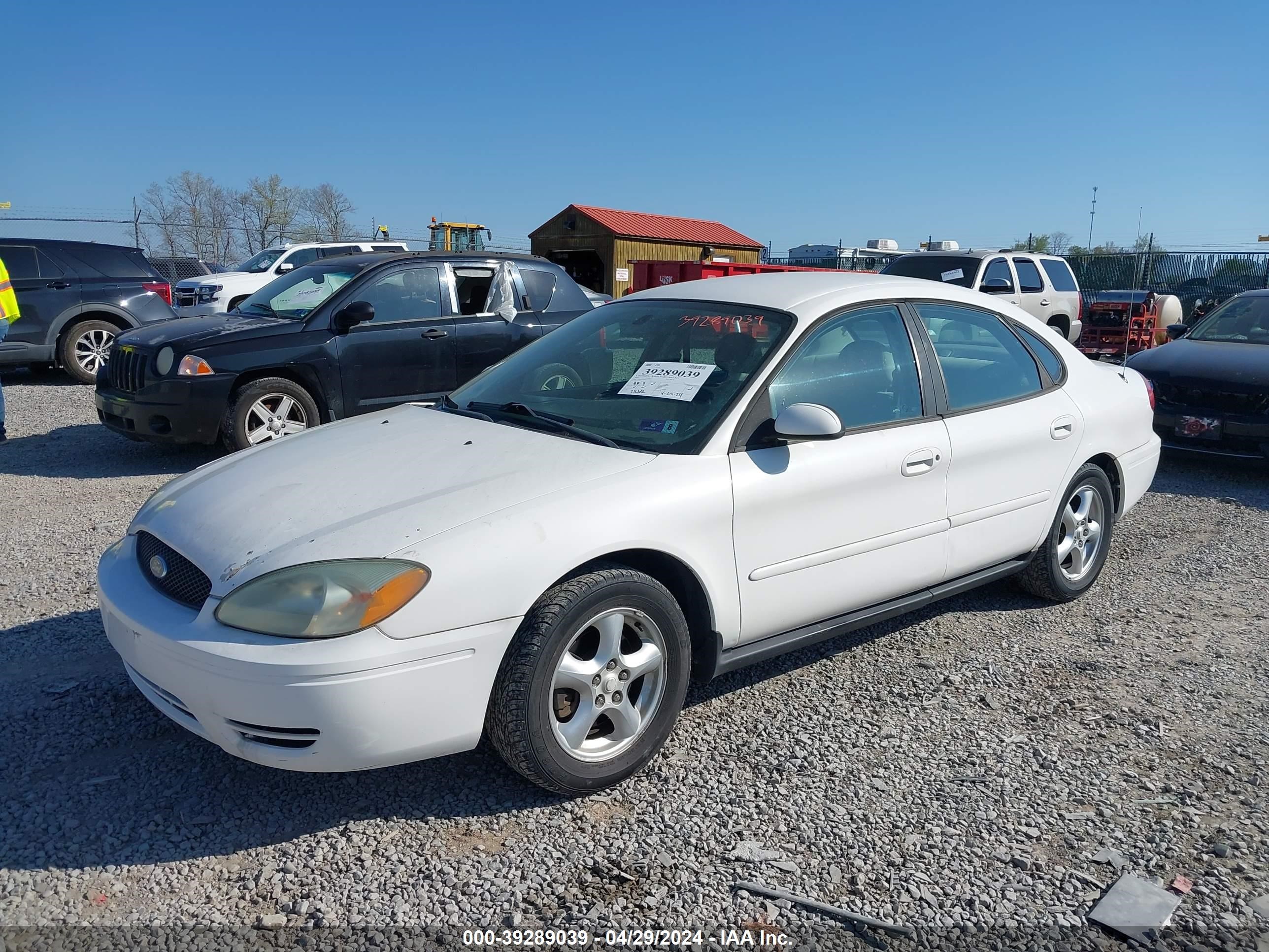 Photo 1 VIN: 1FAFP55U54G117235 - FORD TAURUS 