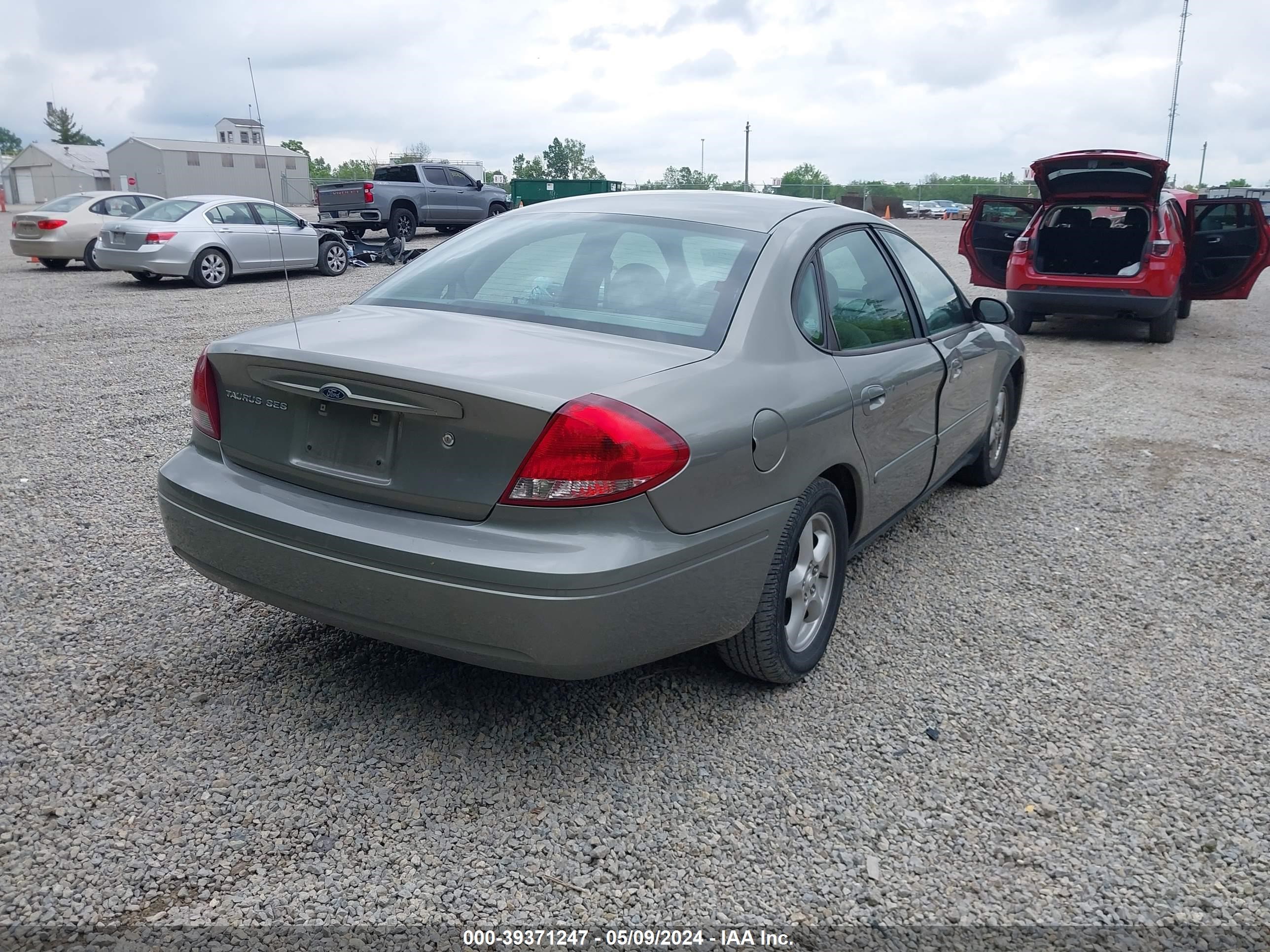 Photo 3 VIN: 1FAFP55U54G127165 - FORD TAURUS 