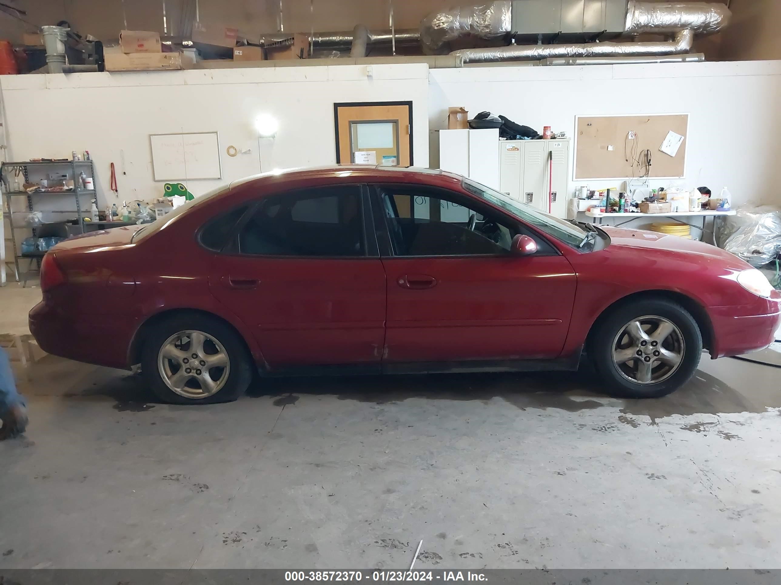 Photo 12 VIN: 1FAFP55U72G231265 - FORD TAURUS 