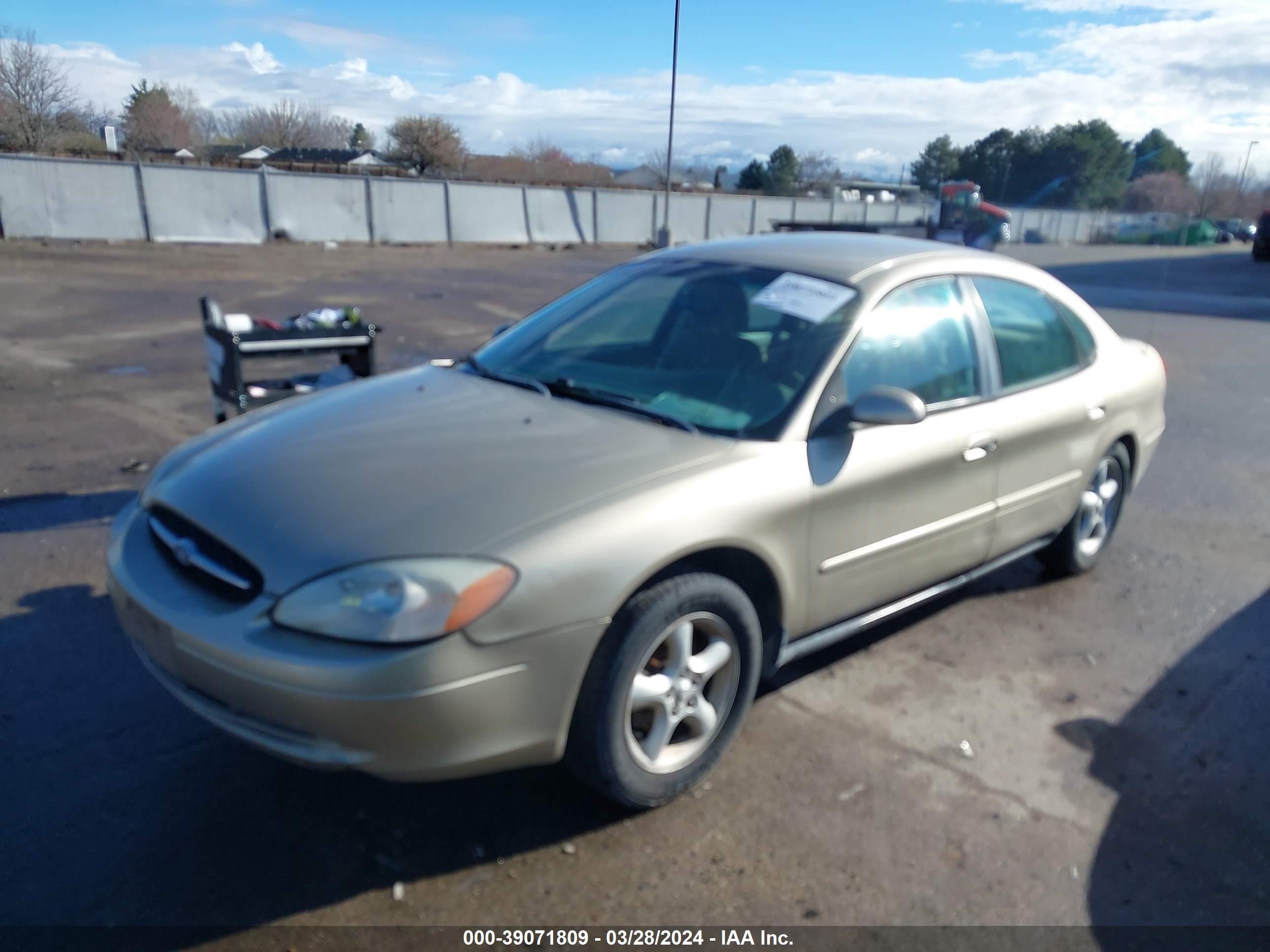 Photo 1 VIN: 1FAFP55U7YG253825 - FORD TAURUS 