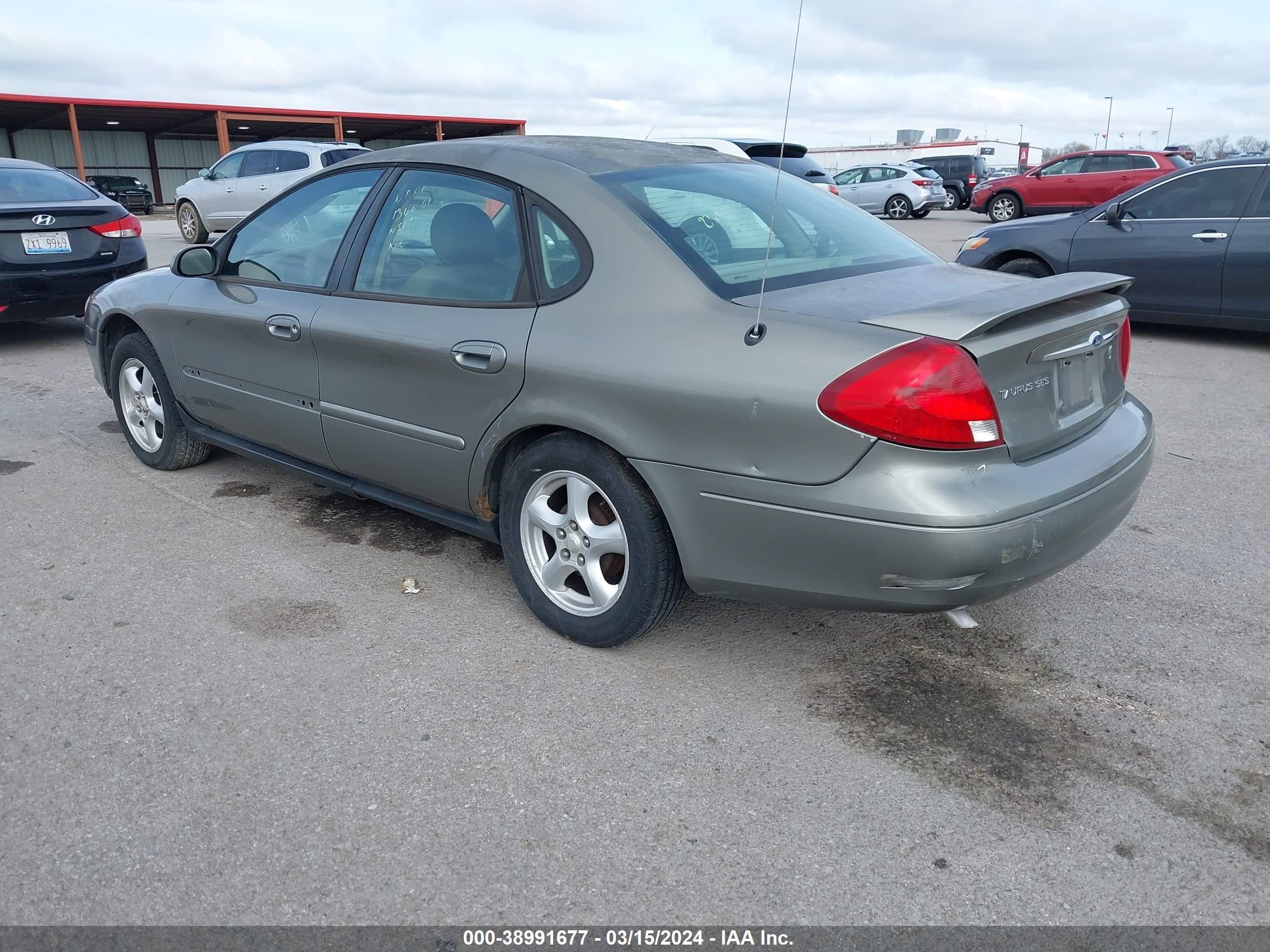 Photo 2 VIN: 1FAFP55U83A135908 - FORD TAURUS 