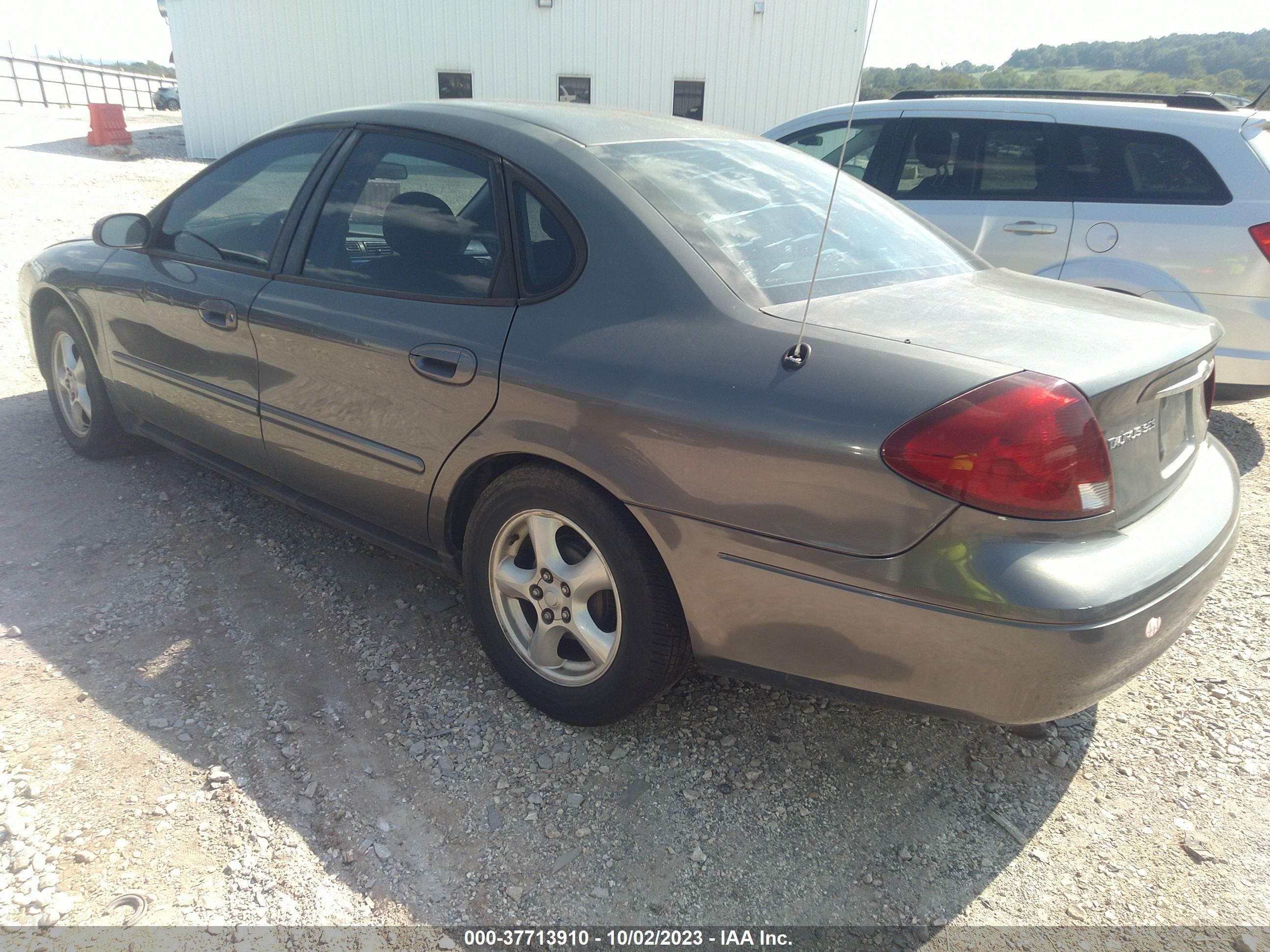 Photo 2 VIN: 1FAFP55U92A175381 - FORD TAURUS 