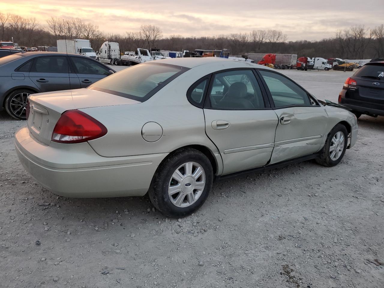 Photo 2 VIN: 1FAFP56225A234305 - FORD TAURUS 