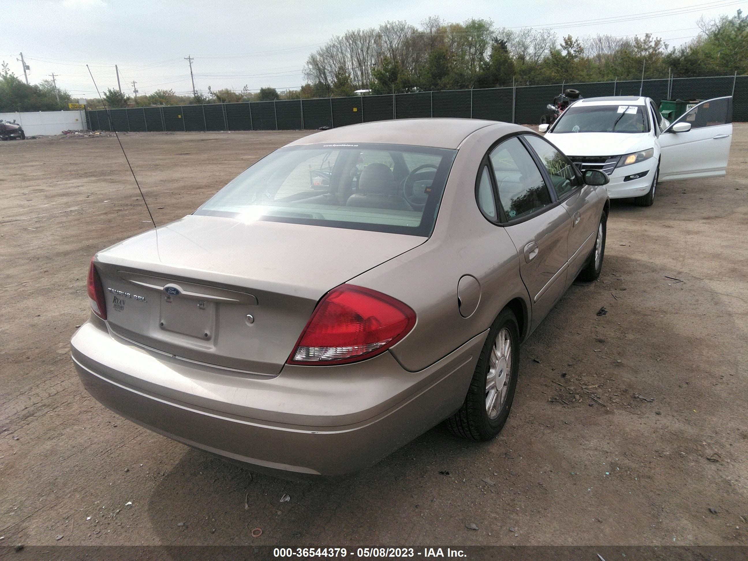 Photo 3 VIN: 1FAFP56S95A198743 - FORD TAURUS 