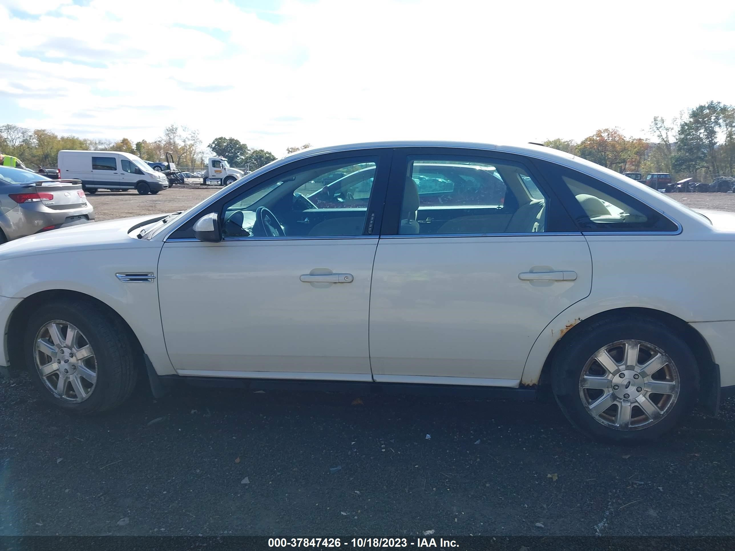 Photo 13 VIN: 1FAHP23W09G118232 - FORD TAURUS 