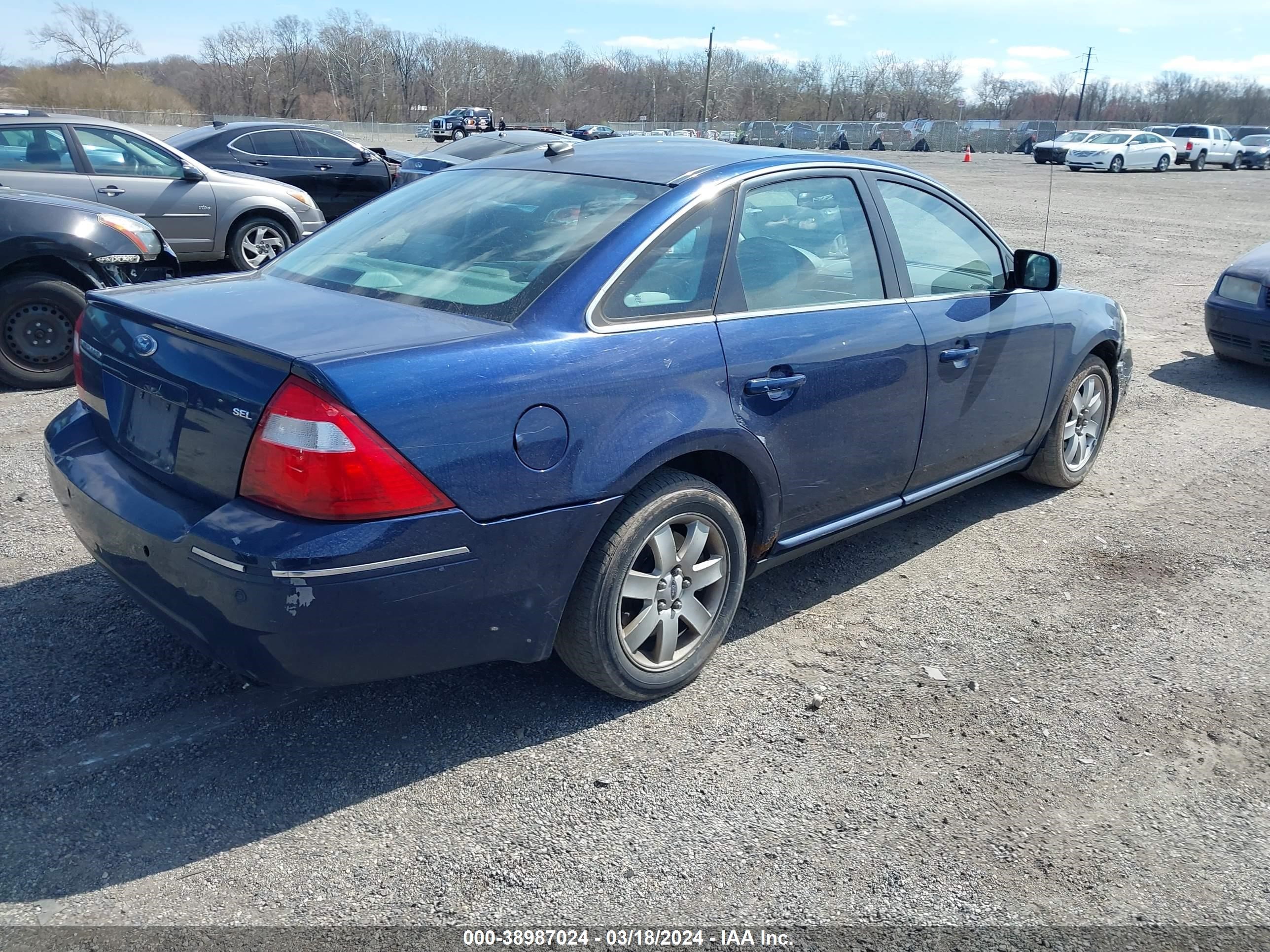 Photo 3 VIN: 1FAHP24107G129005 - FORD FIVE HUNDRED 