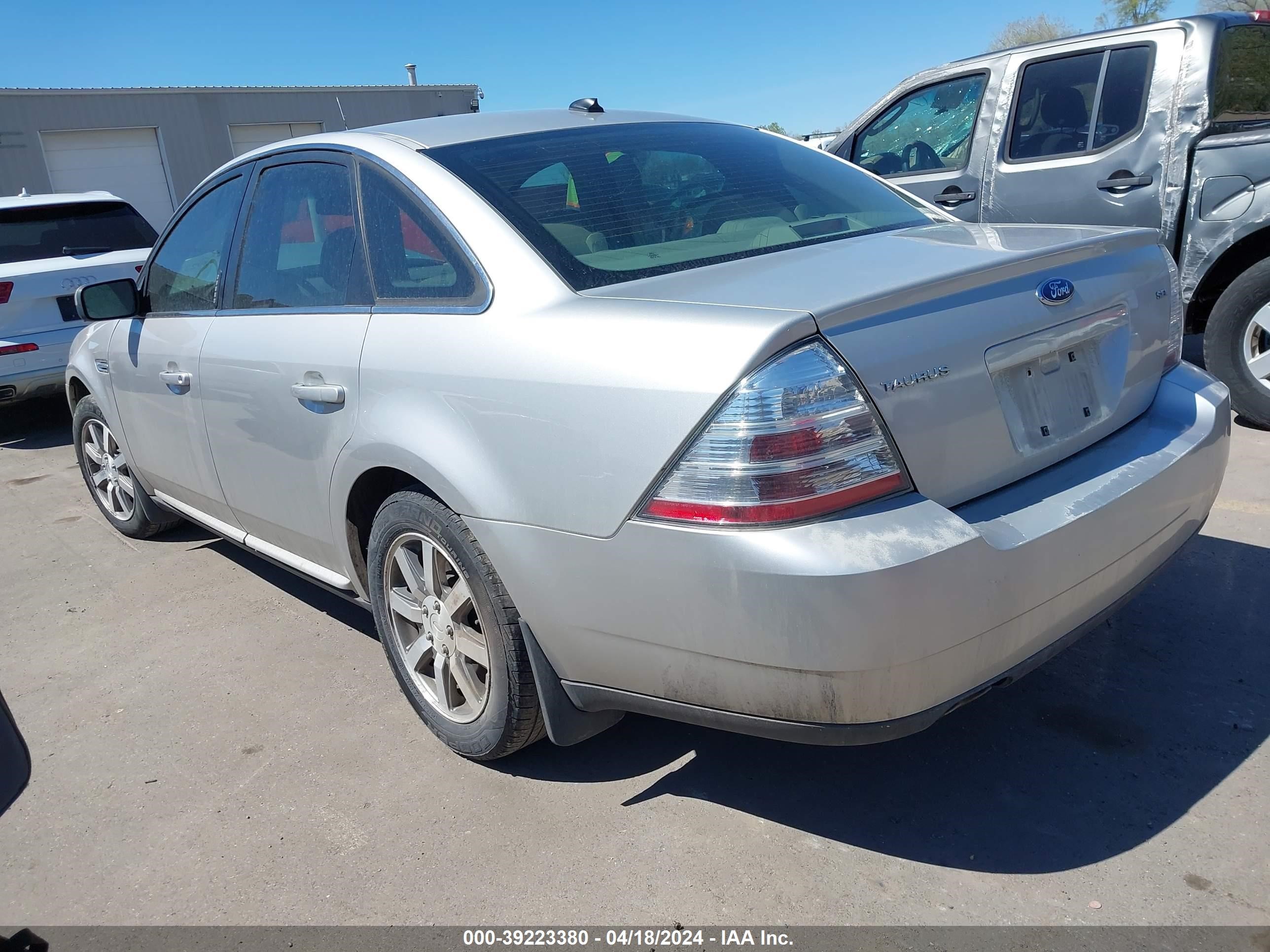 Photo 2 VIN: 1FAHP24W08G118230 - FORD TAURUS 