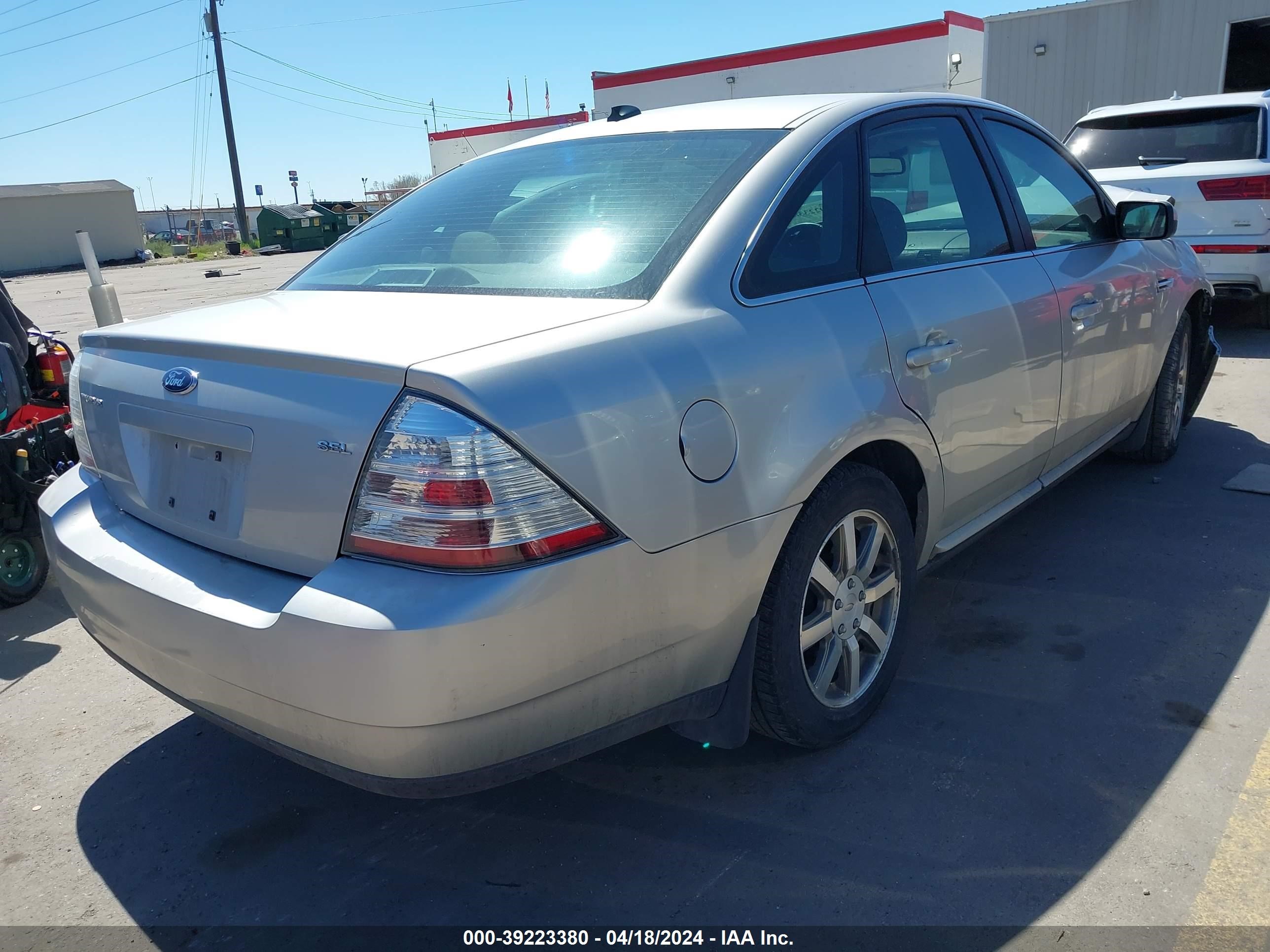 Photo 3 VIN: 1FAHP24W08G118230 - FORD TAURUS 