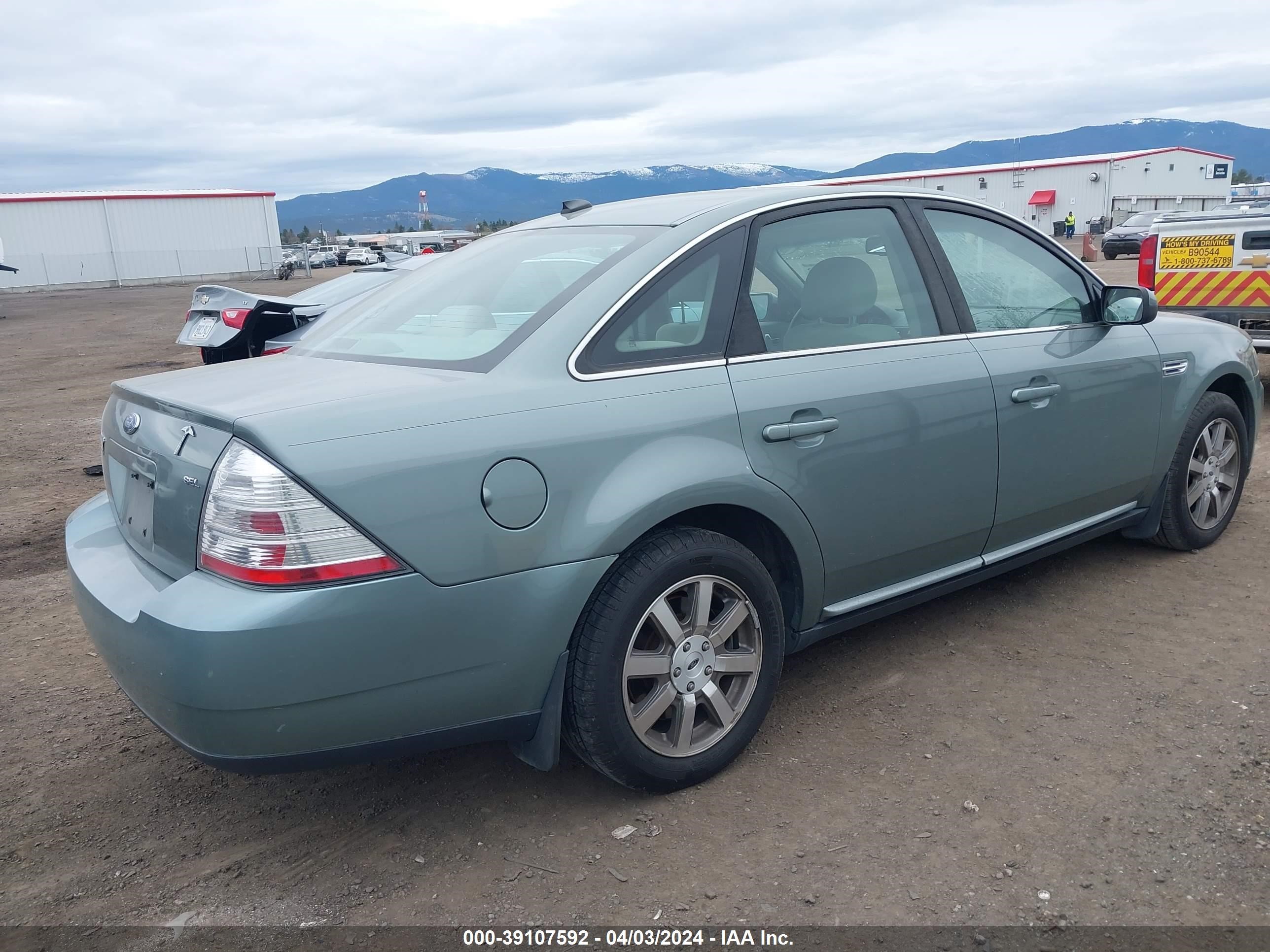 Photo 3 VIN: 1FAHP24WX8G125301 - FORD TAURUS 