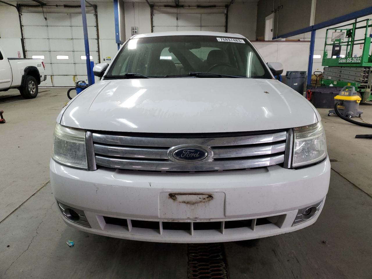 Photo 4 VIN: 1FAHP24WX8G166950 - FORD TAURUS 