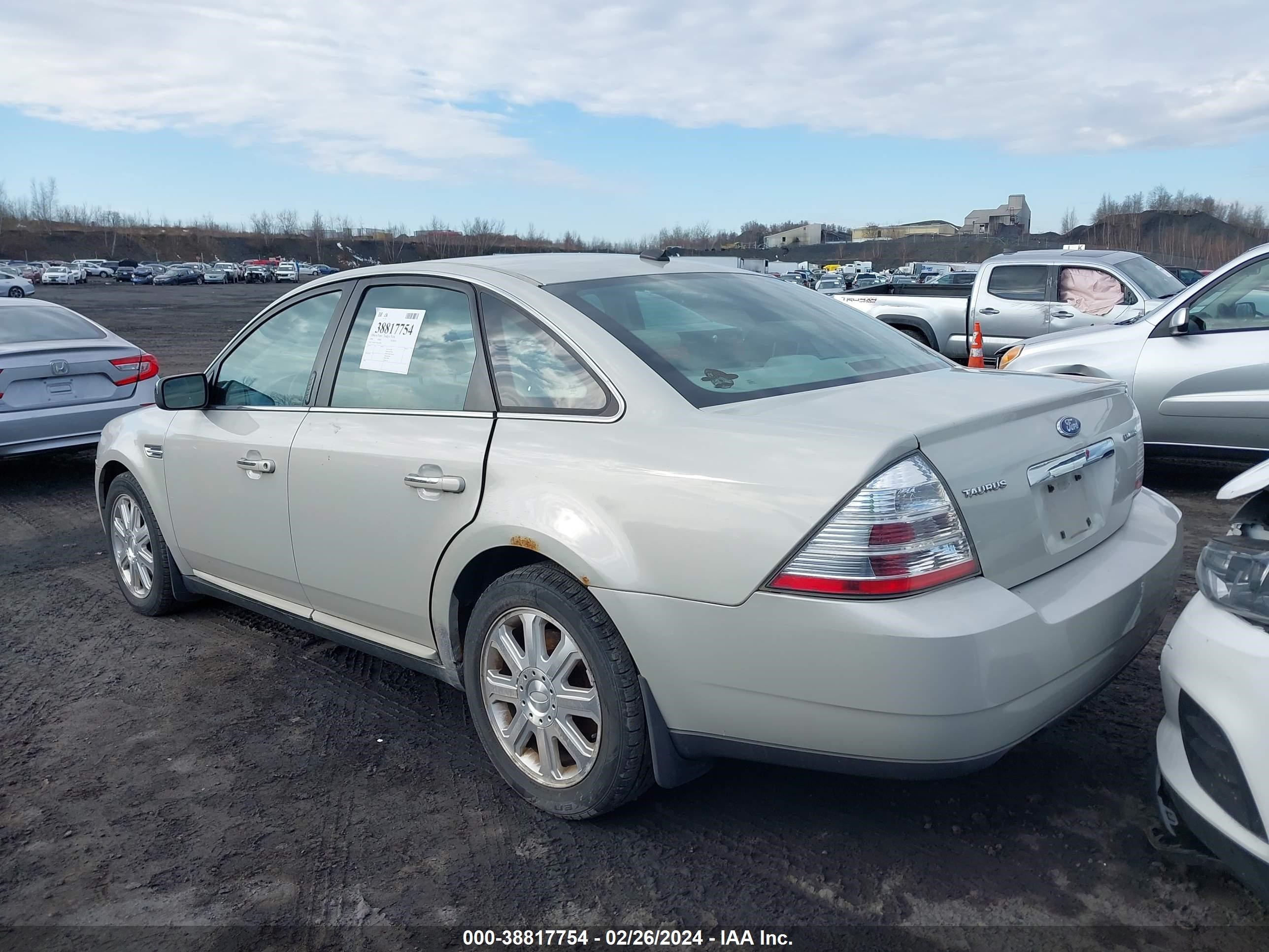 Photo 2 VIN: 1FAHP25W18G147007 - FORD TAURUS 