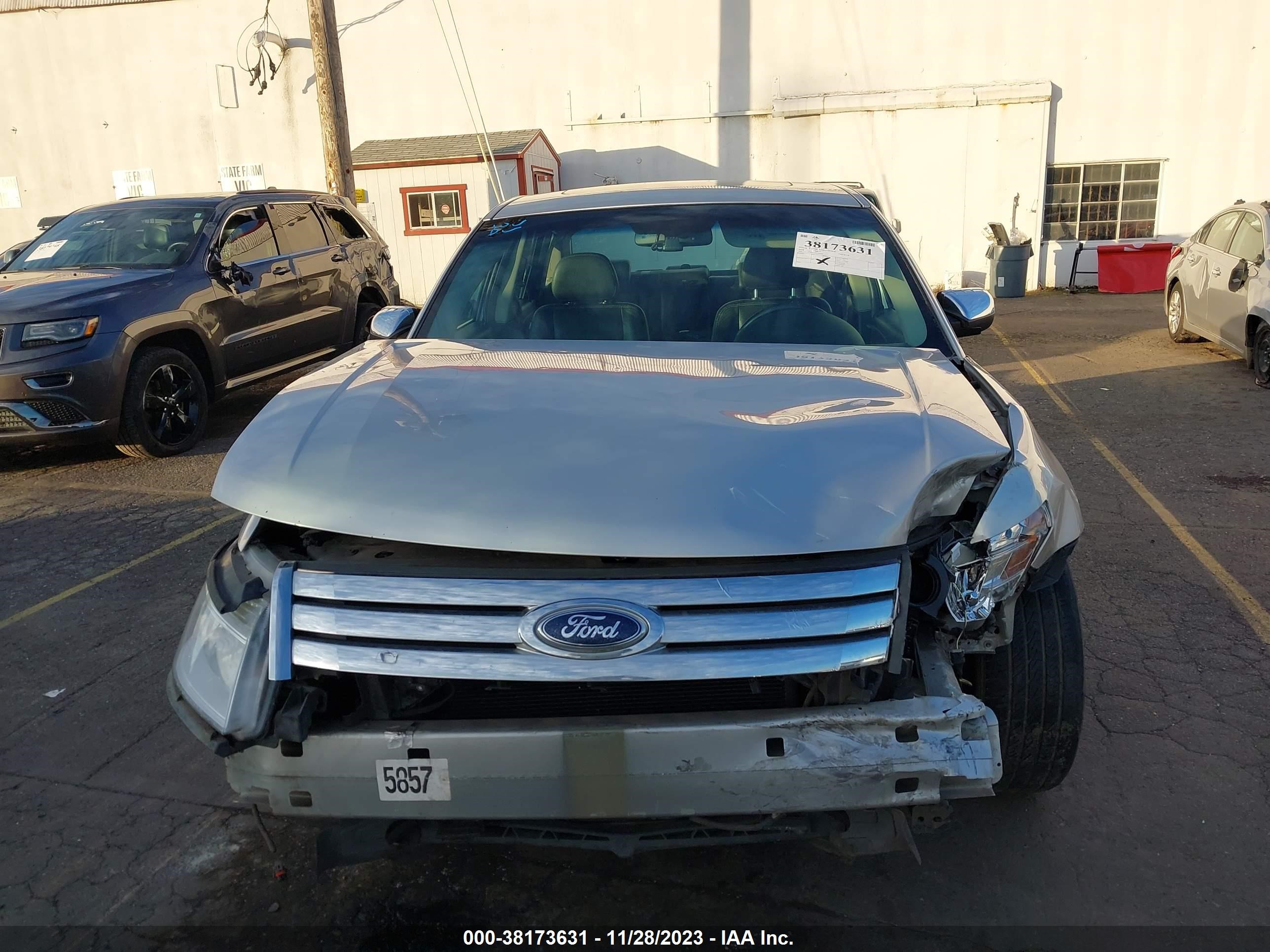 Photo 12 VIN: 1FAHP28W08G128010 - FORD TAURUS 