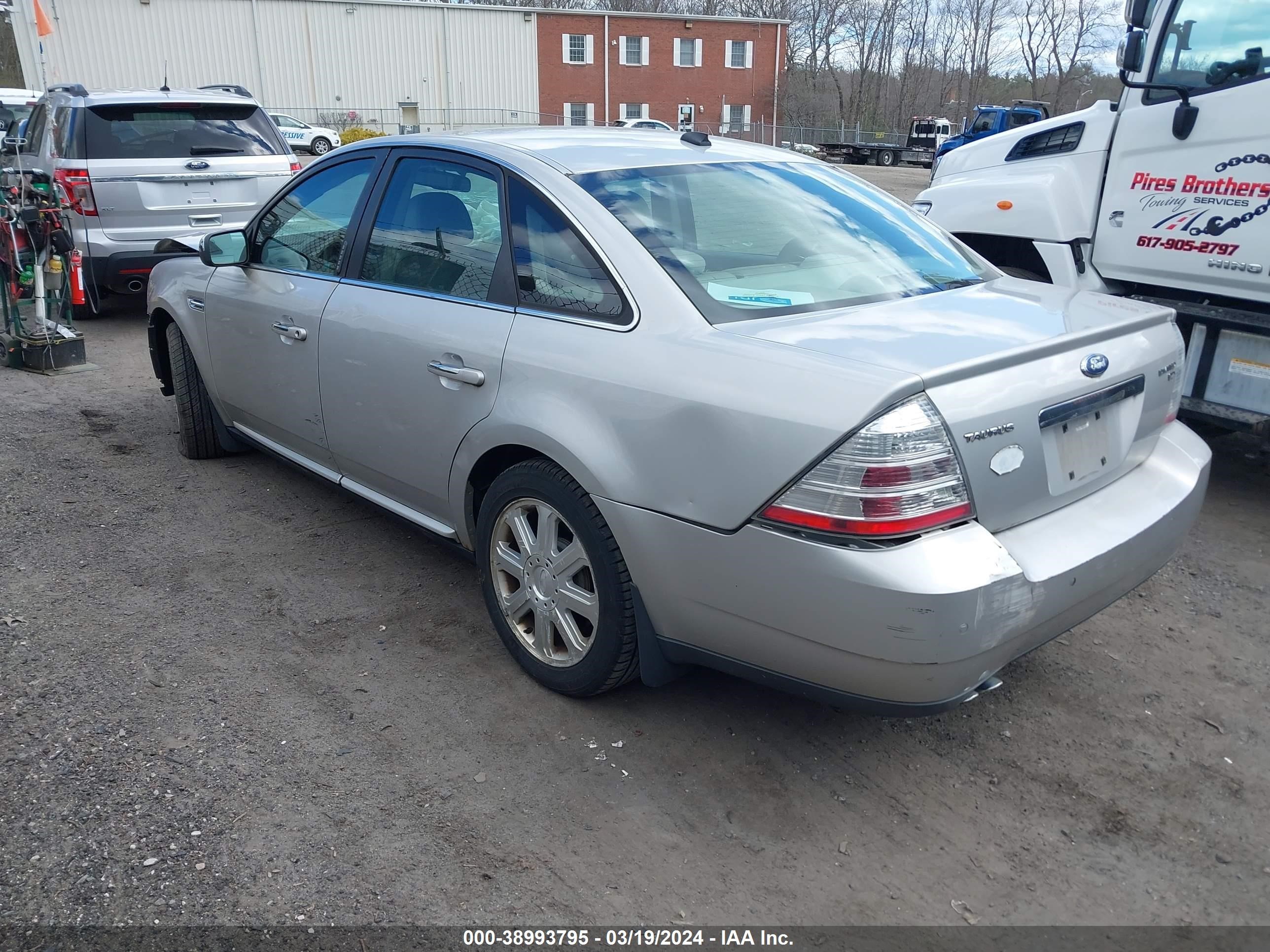 Photo 2 VIN: 1FAHP28W58G137429 - FORD TAURUS 