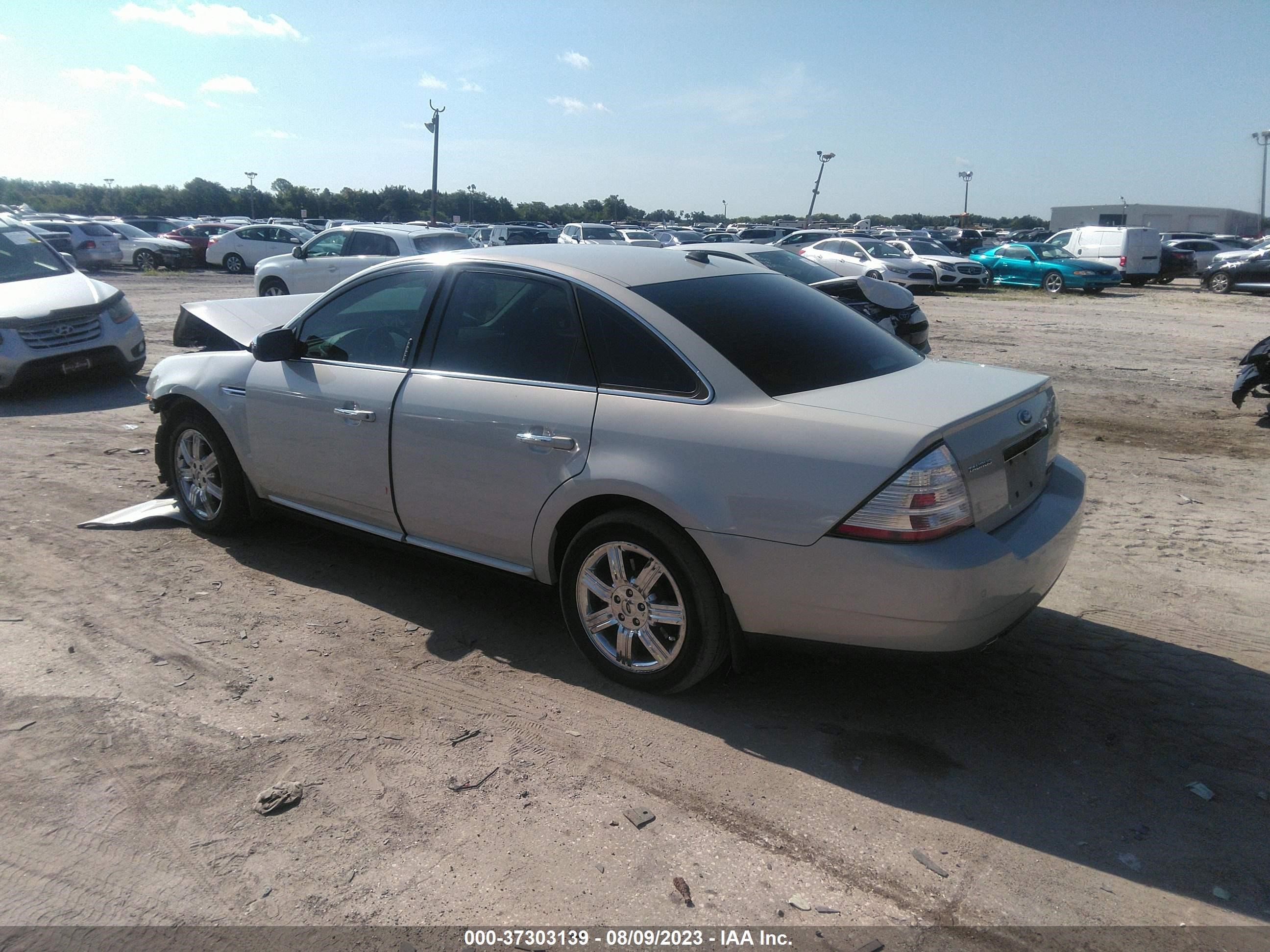 Photo 2 VIN: 1FAHP28W68G141764 - FORD TAURUS 