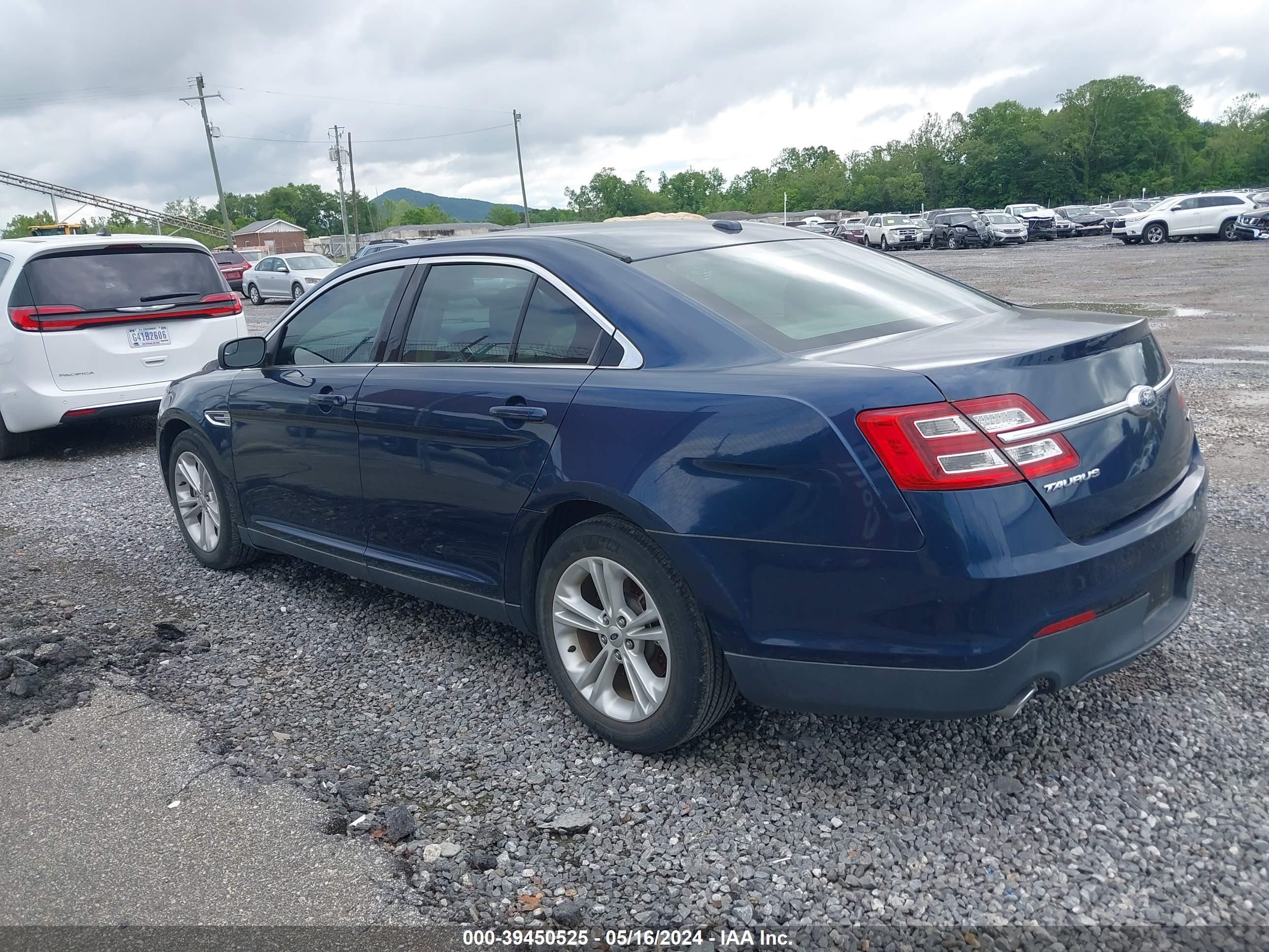 Photo 2 VIN: 1FAHP2D80HG140455 - FORD TAURUS 