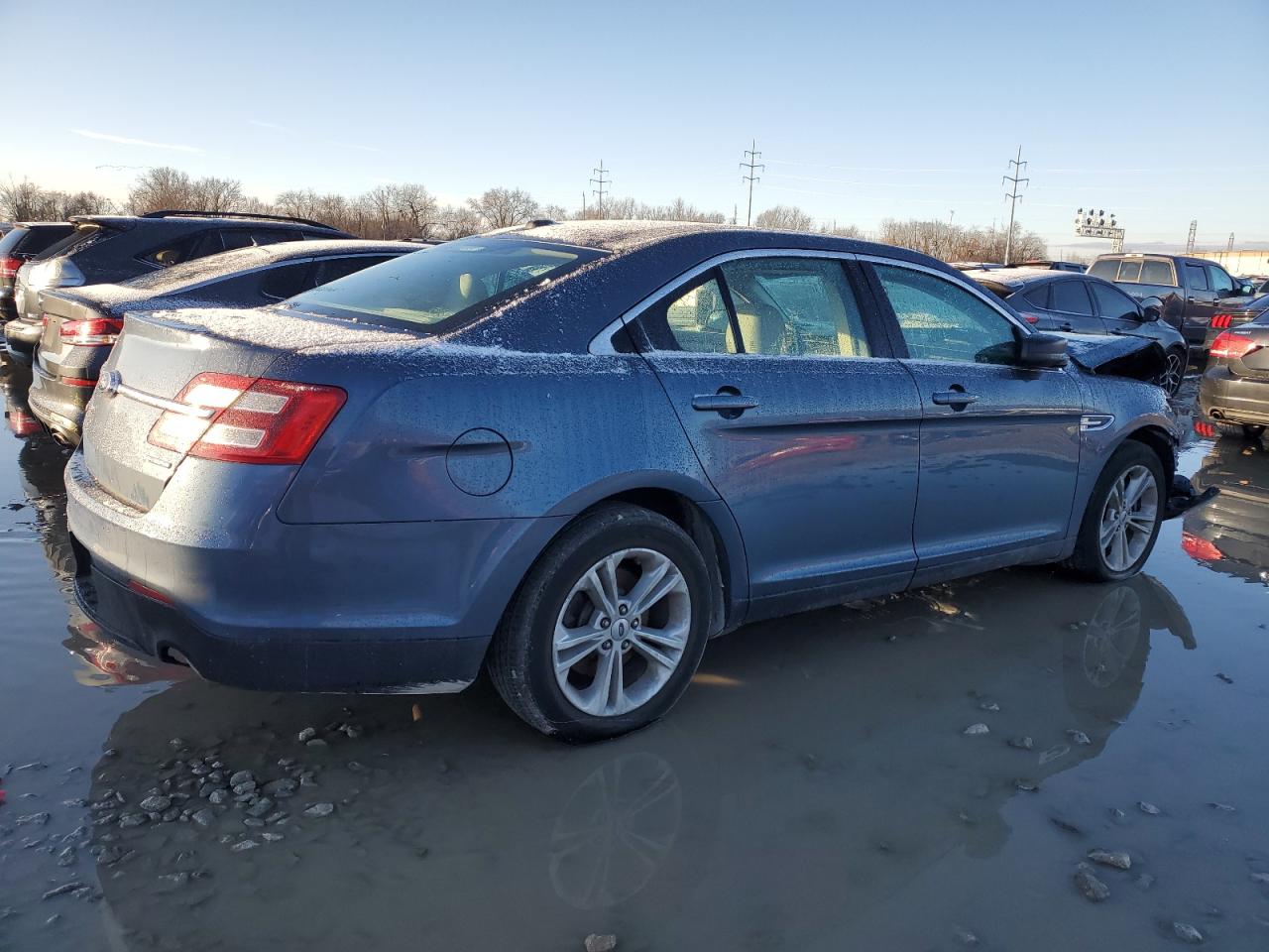 Photo 2 VIN: 1FAHP2D81KG105575 - FORD TAURUS 