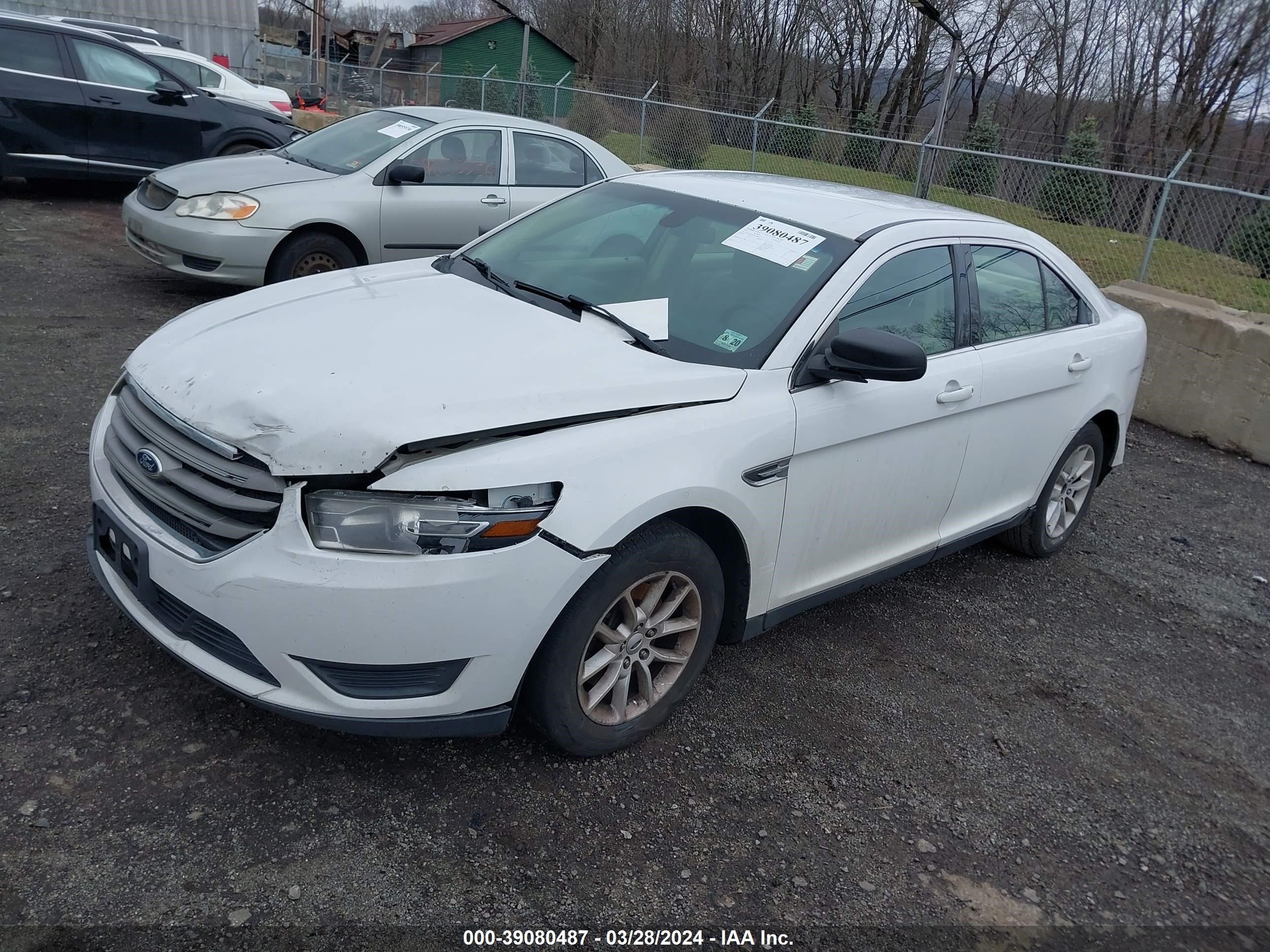 Photo 1 VIN: 1FAHP2D82FG116364 - FORD TAURUS 