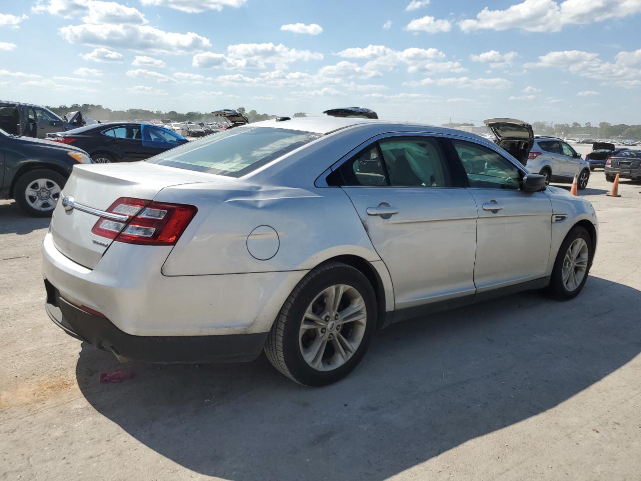 Photo 2 VIN: 1FAHP2D83JG115300 - FORD TAURUS 