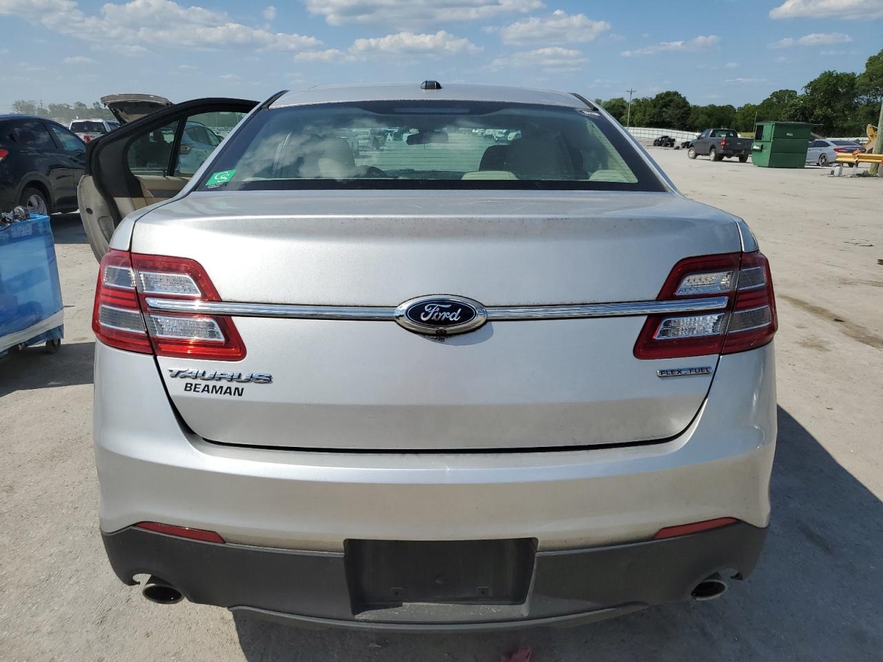 Photo 5 VIN: 1FAHP2D83JG115300 - FORD TAURUS 