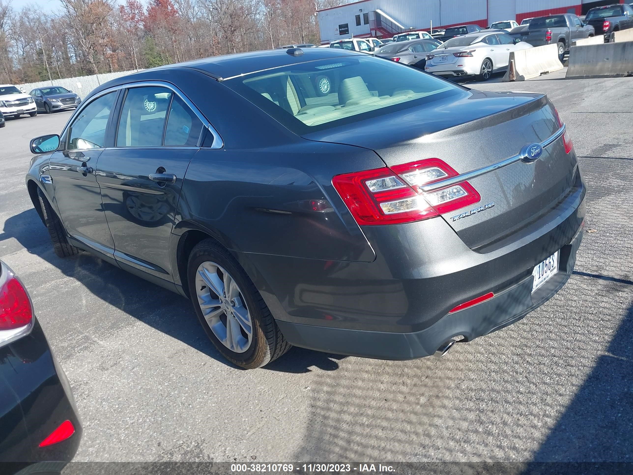 Photo 2 VIN: 1FAHP2D84HG130382 - FORD TAURUS 