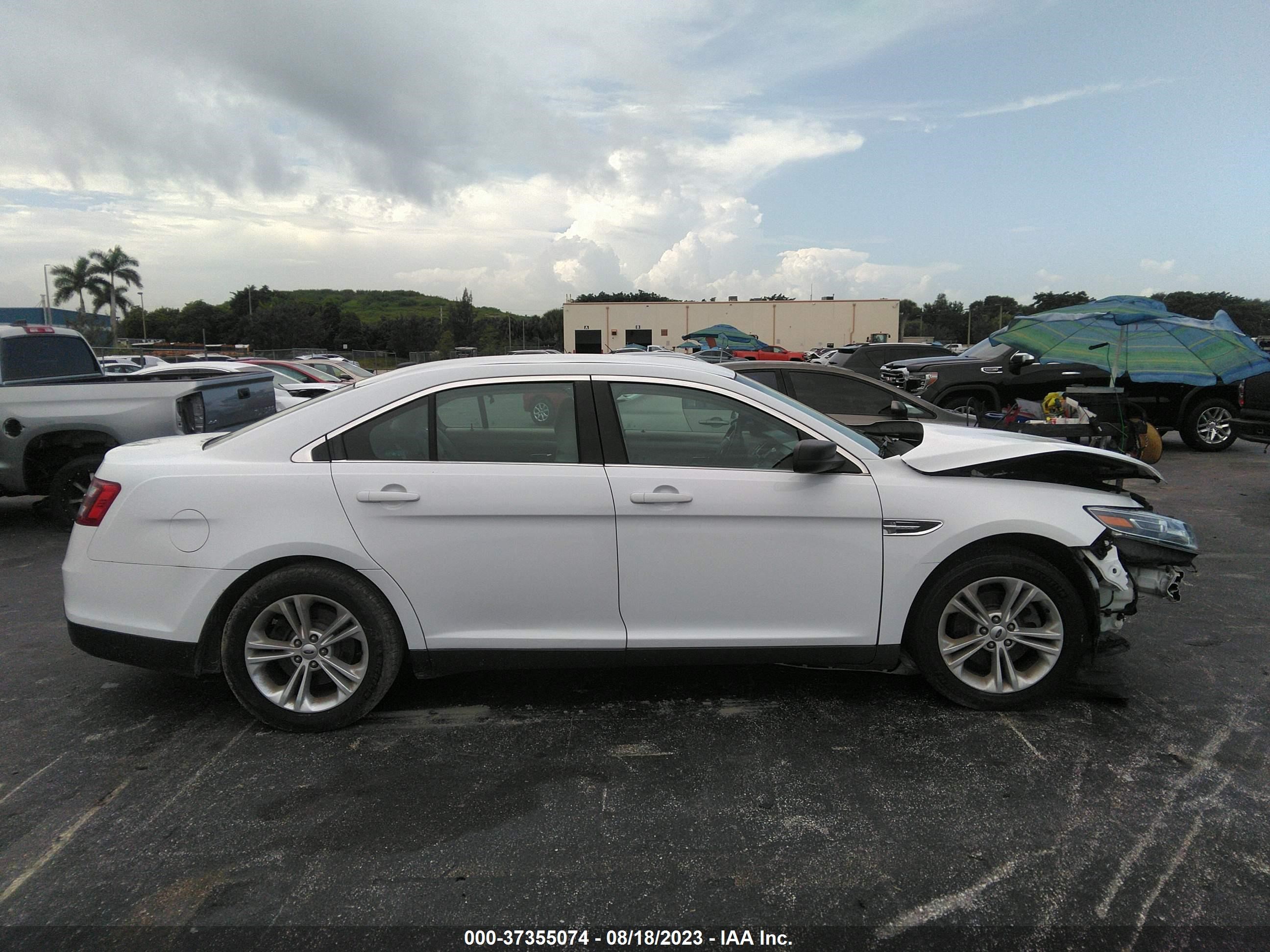 Photo 13 VIN: 1FAHP2D85JG118246 - FORD TAURUS 