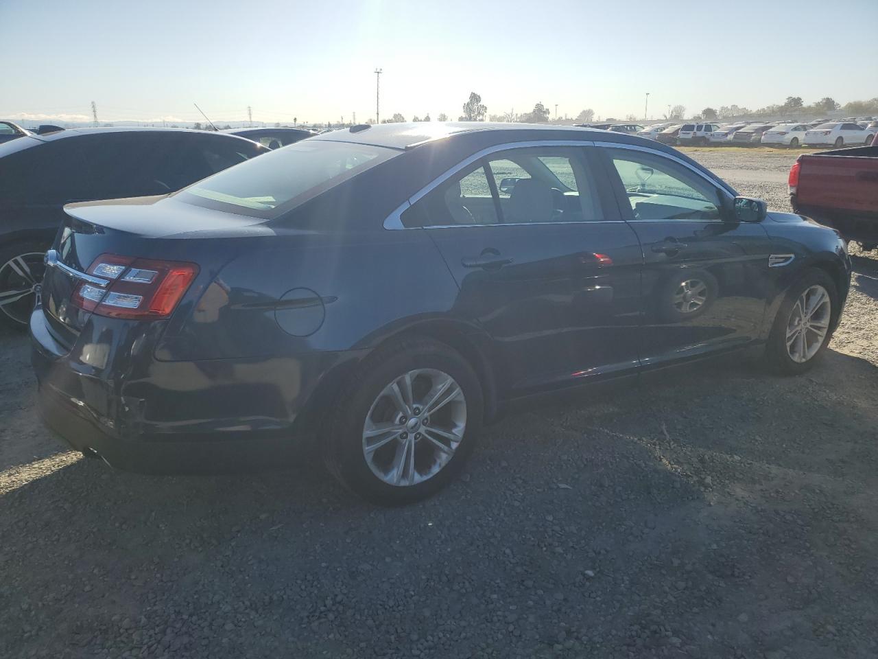 Photo 2 VIN: 1FAHP2D8XGG126576 - FORD TAURUS 