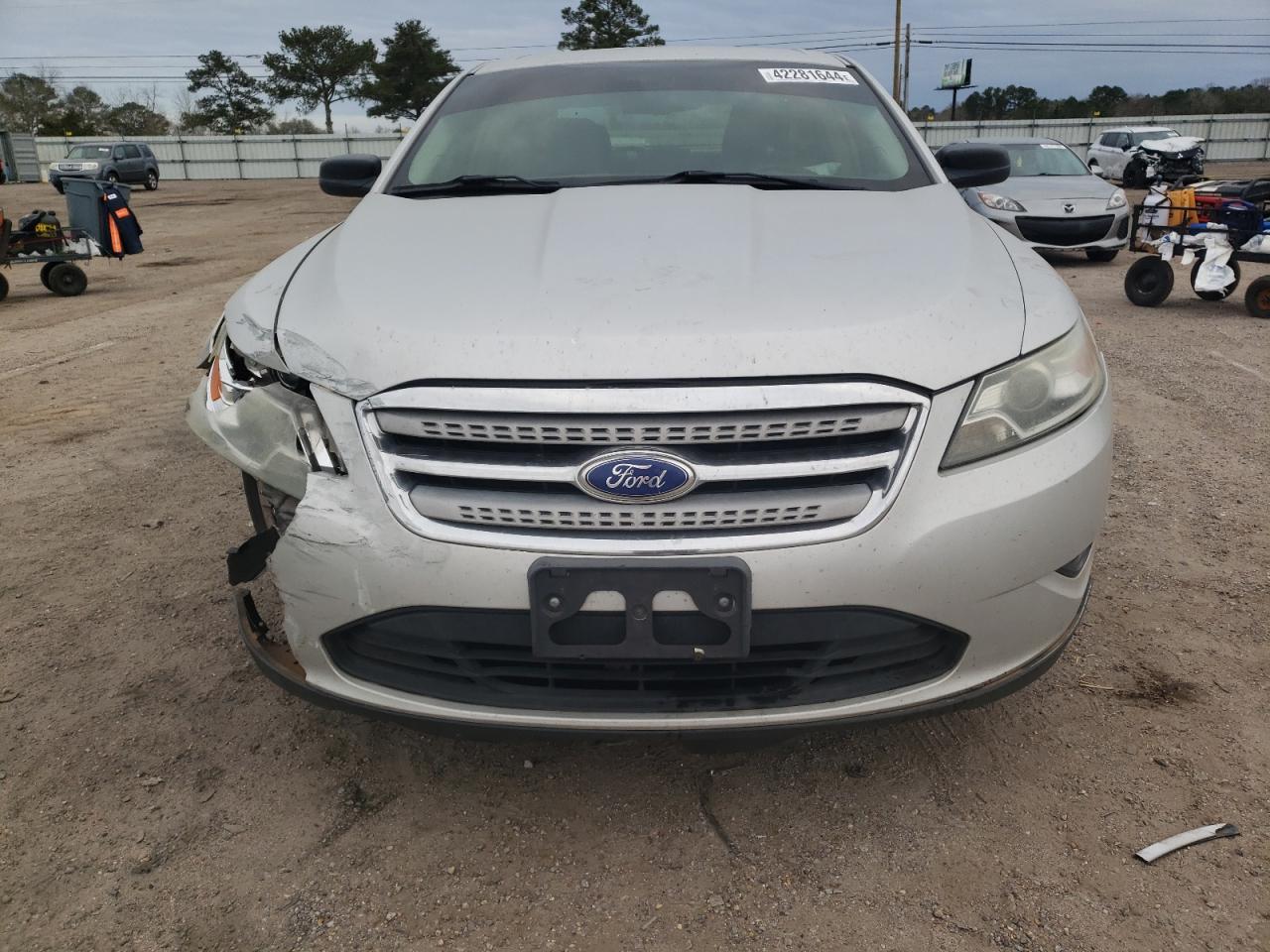 Photo 4 VIN: 1FAHP2DW2CG131019 - FORD TAURUS 