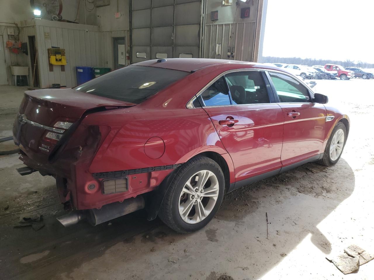 Photo 2 VIN: 1FAHP2E80FG130701 - FORD TAURUS 