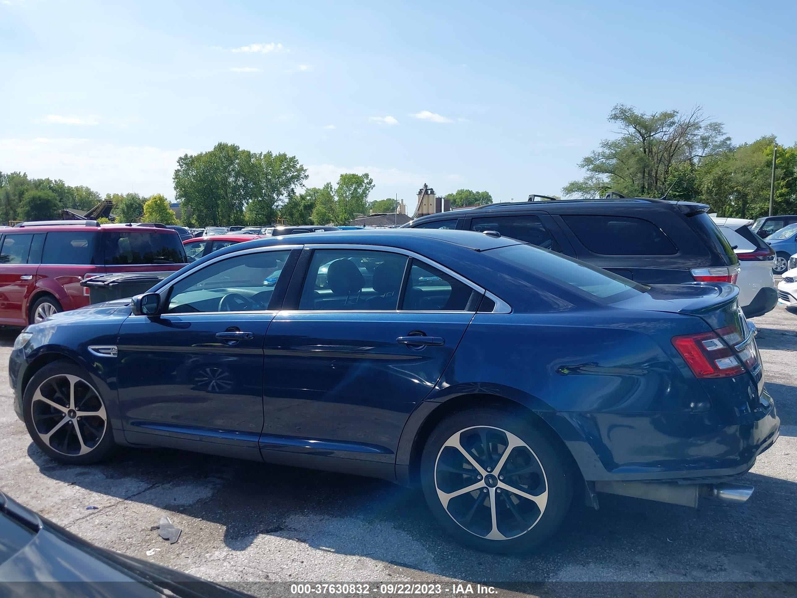 Photo 13 VIN: 1FAHP2E80GG158192 - FORD TAURUS 