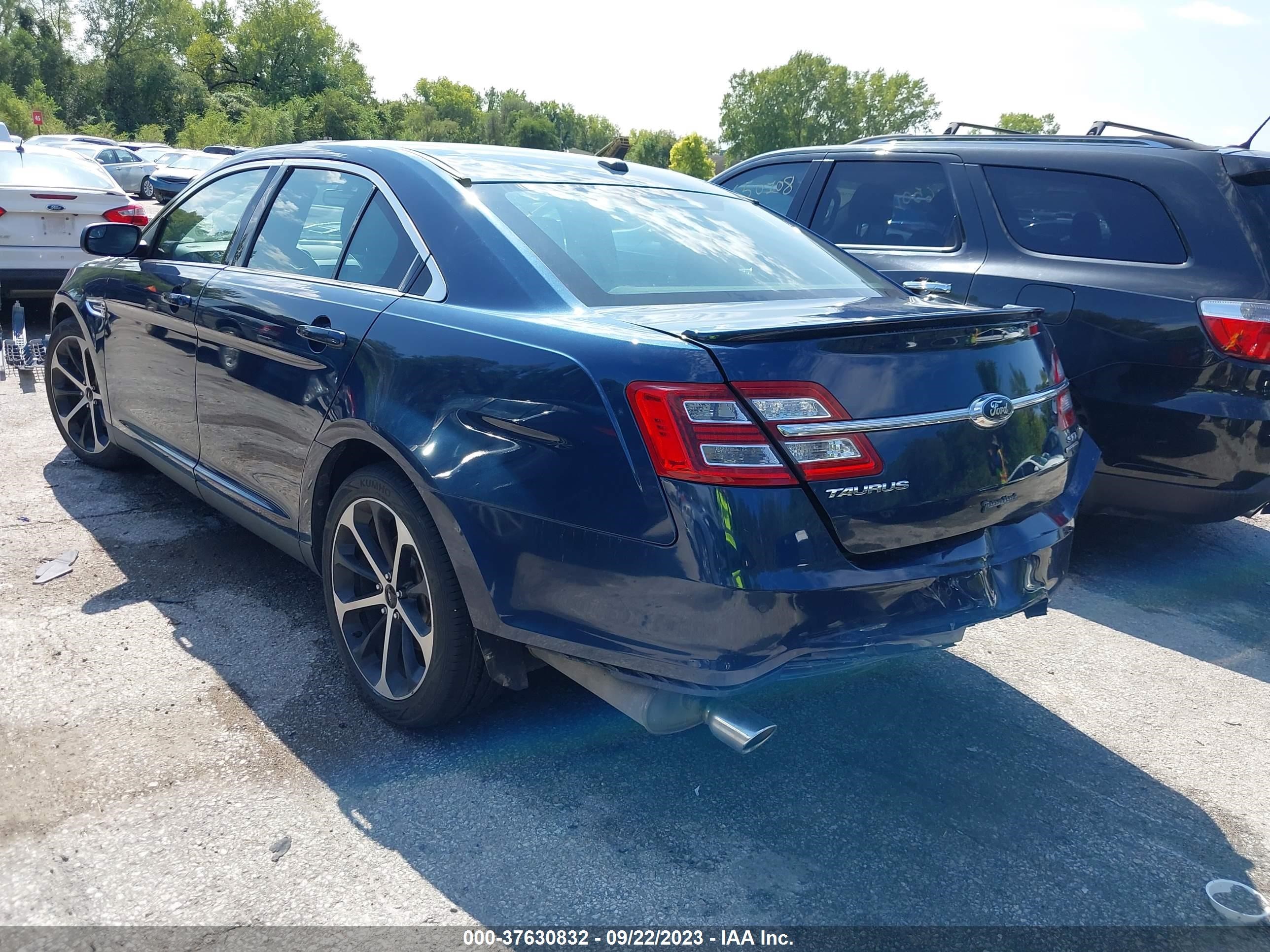 Photo 2 VIN: 1FAHP2E80GG158192 - FORD TAURUS 