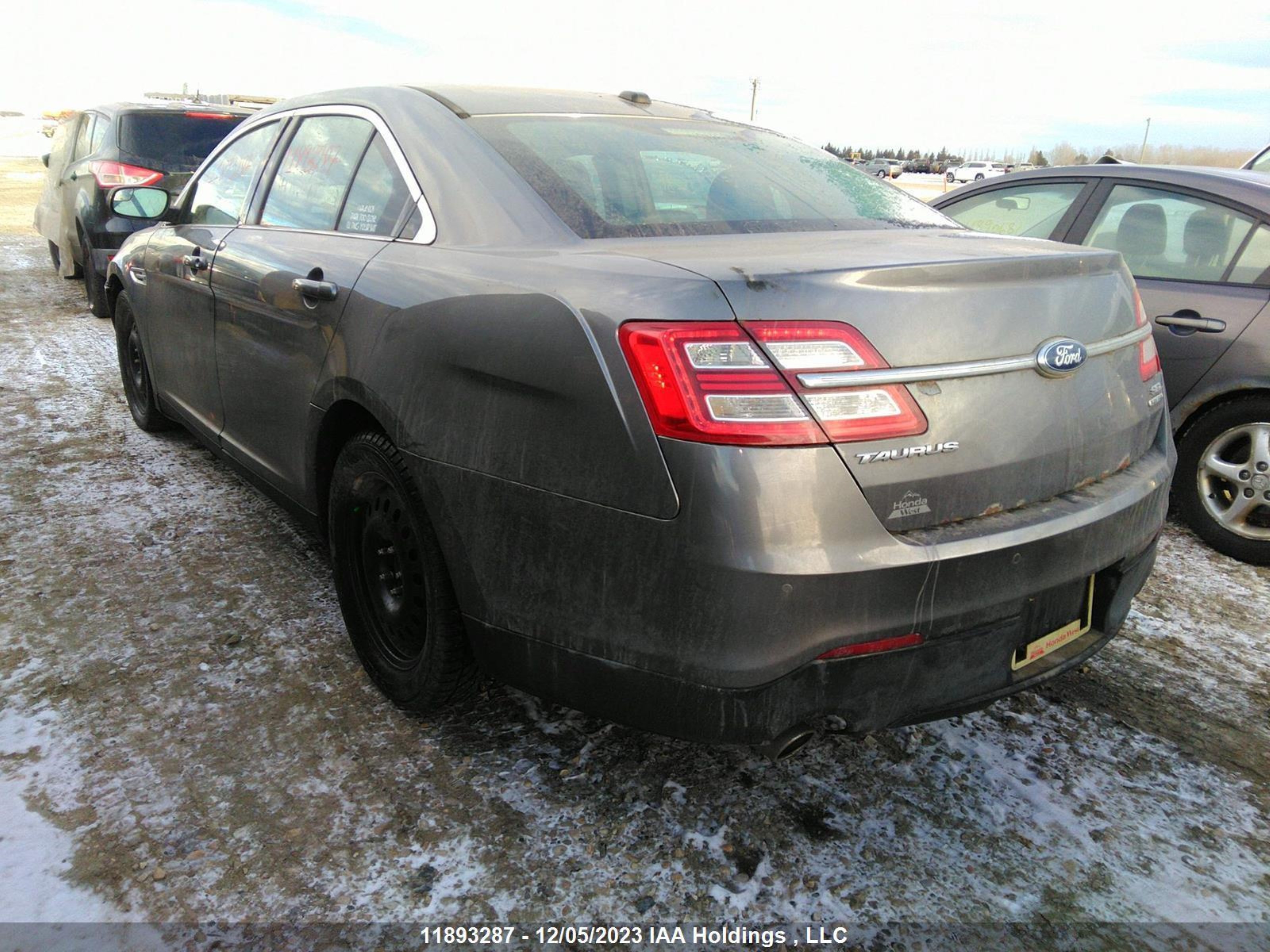 Photo 2 VIN: 1FAHP2E81DG208951 - FORD TAURUS 