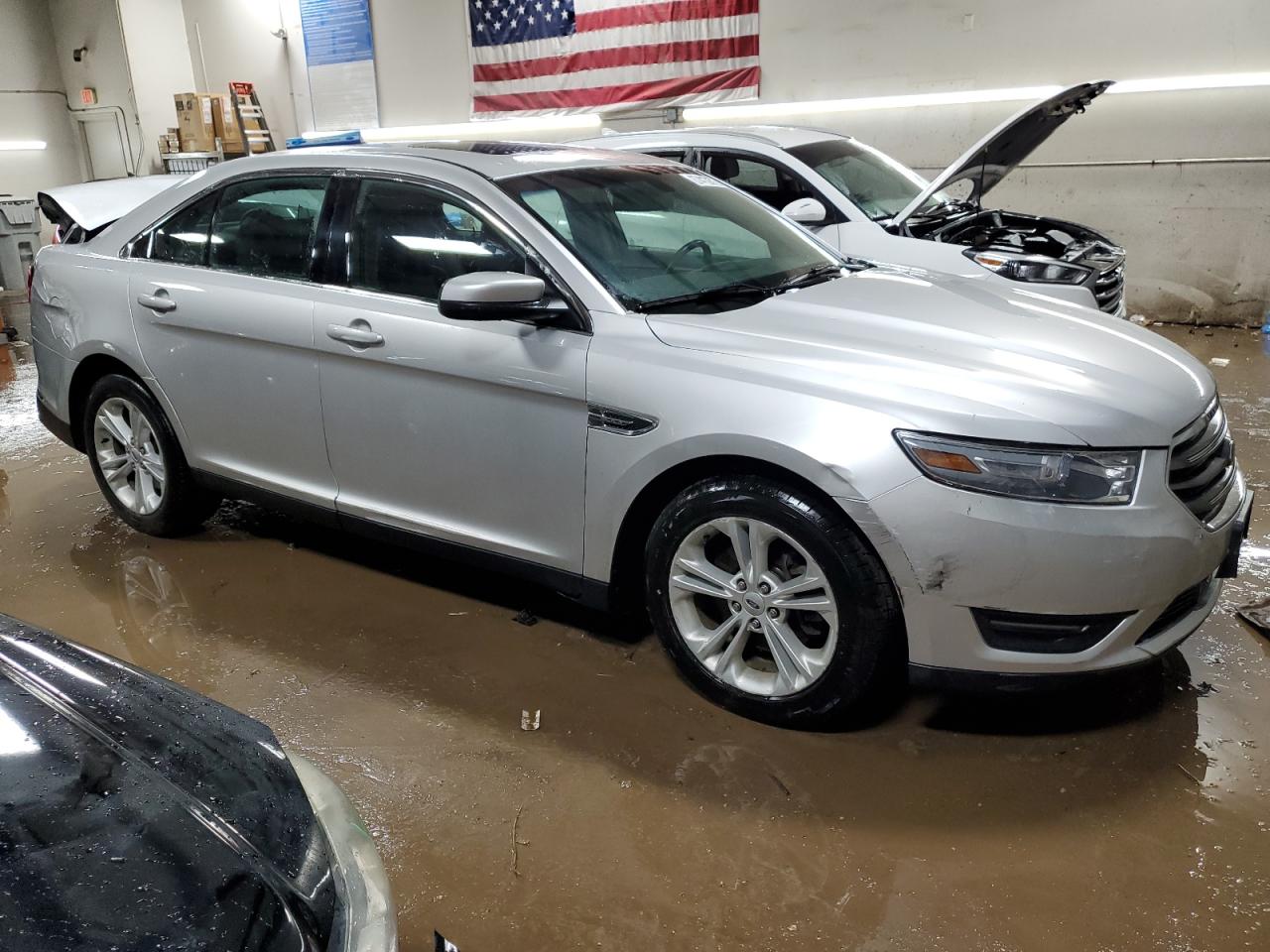 Photo 3 VIN: 1FAHP2E81EG130768 - FORD TAURUS 