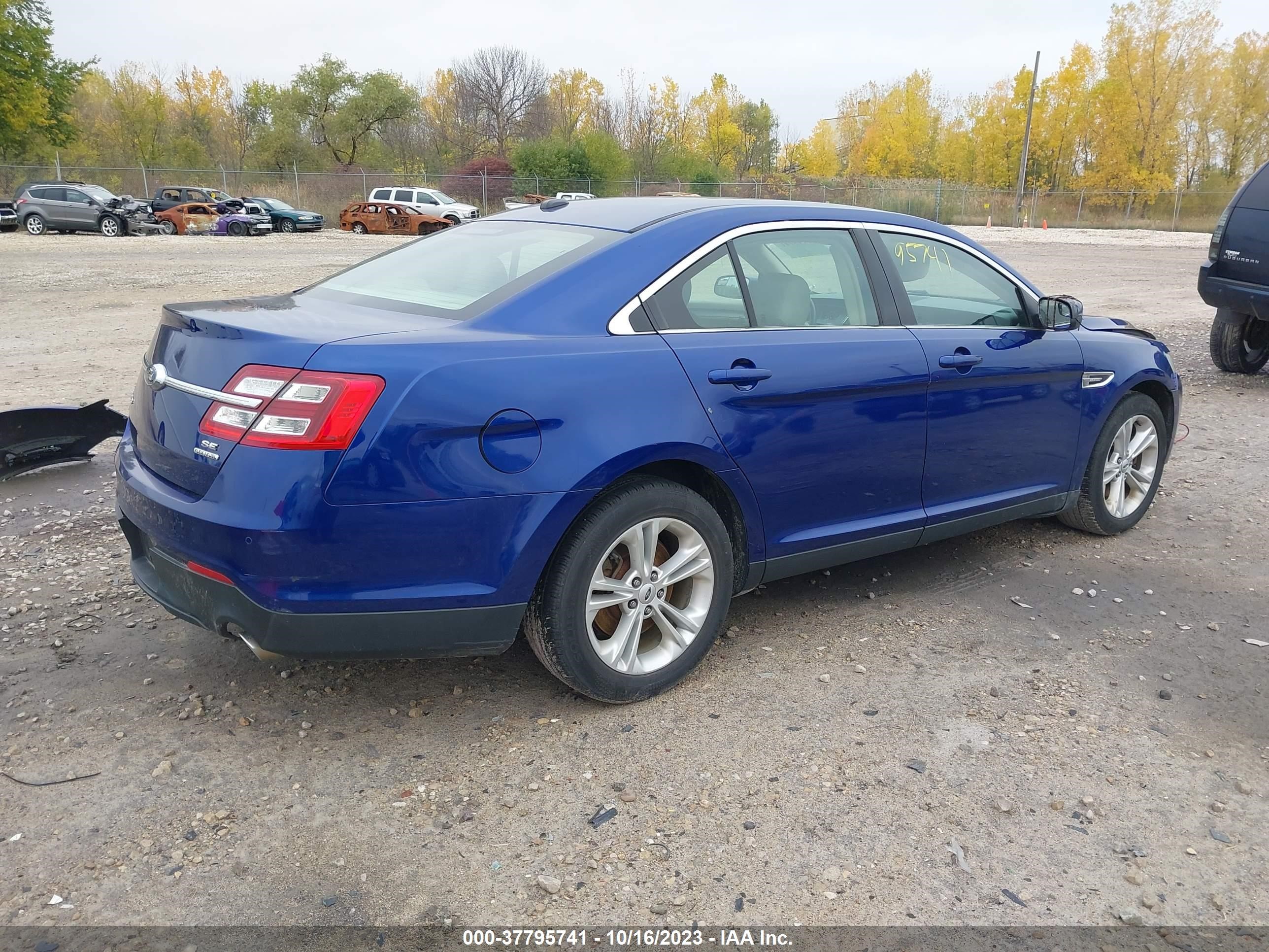 Photo 3 VIN: 1FAHP2E81EG141835 - FORD TAURUS 