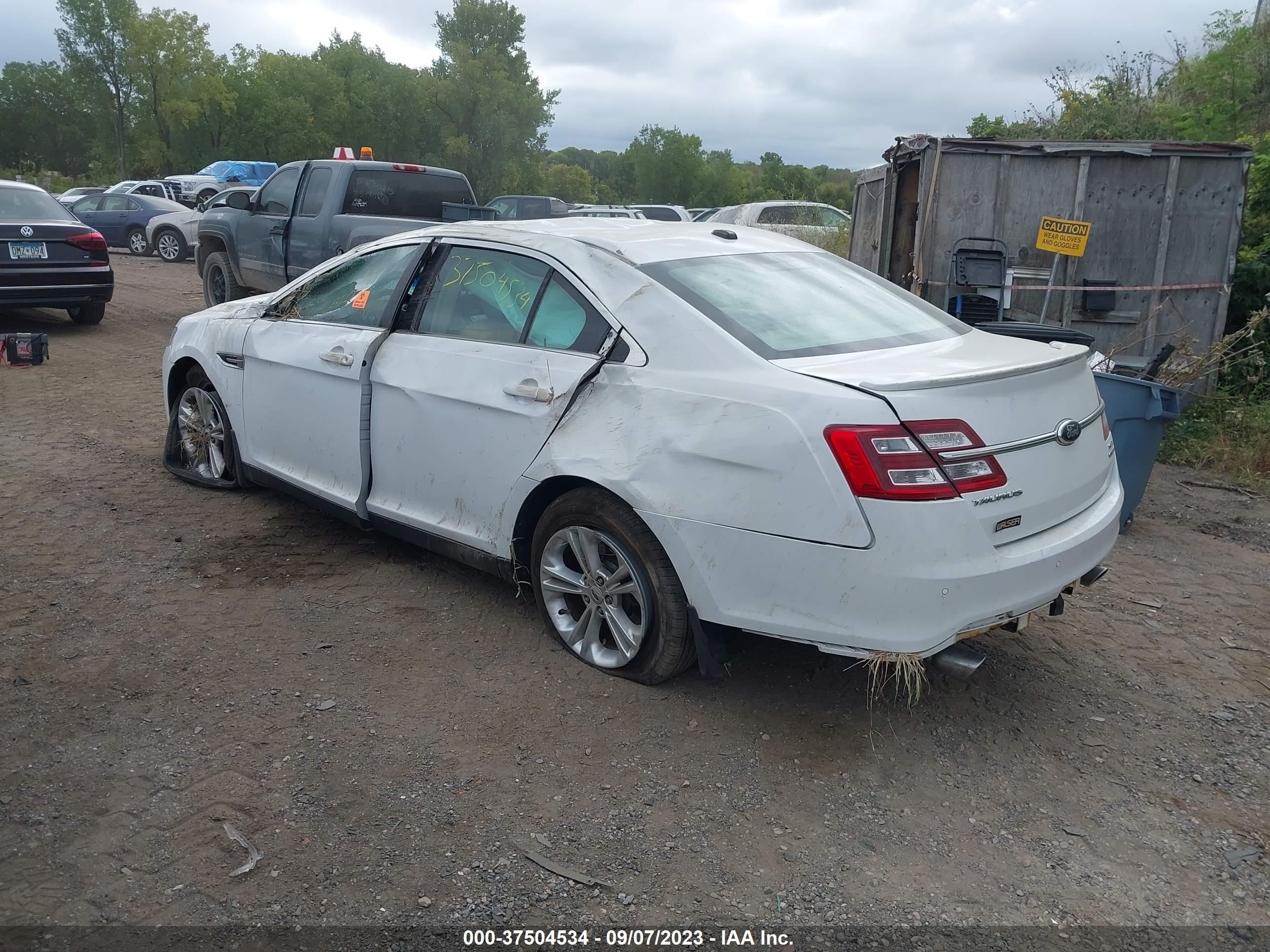 Photo 2 VIN: 1FAHP2E82DG152292 - FORD TAURUS 