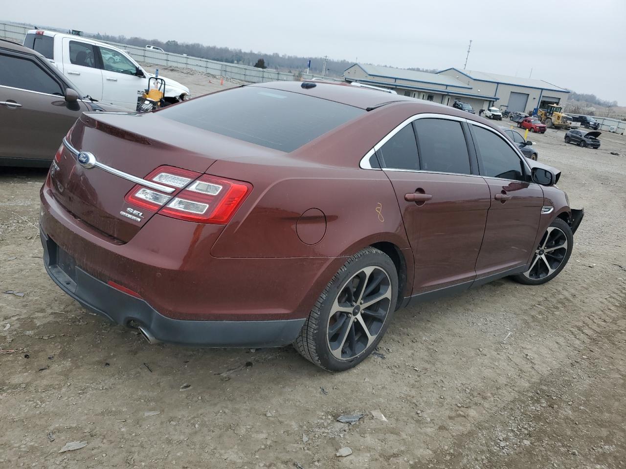 Photo 2 VIN: 1FAHP2E82FG115956 - FORD TAURUS 