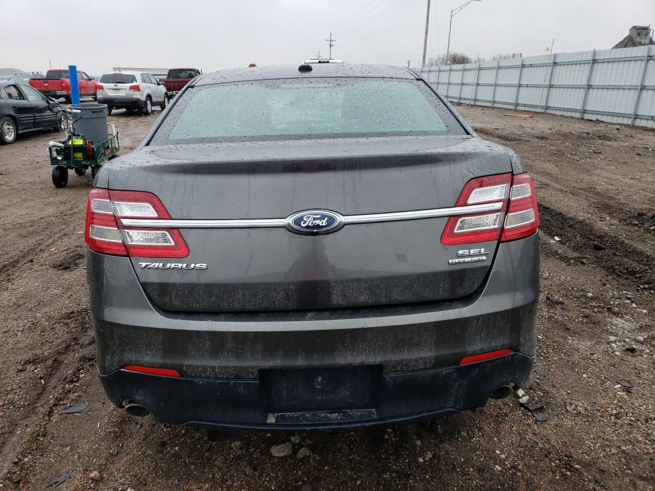 Photo 5 VIN: 1FAHP2E82JG111950 - FORD TAURUS 