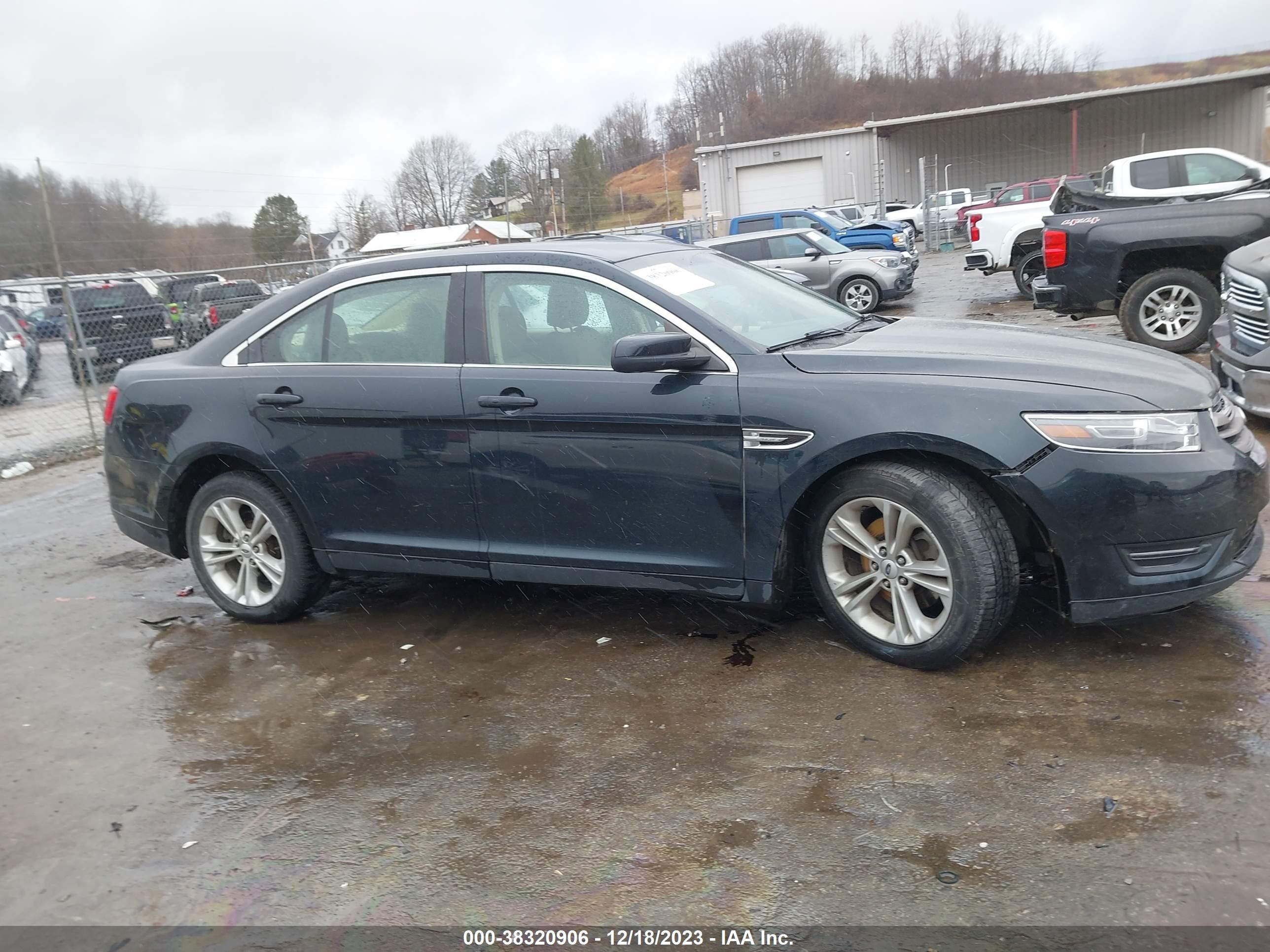 Photo 12 VIN: 1FAHP2E83FG122270 - FORD TAURUS 