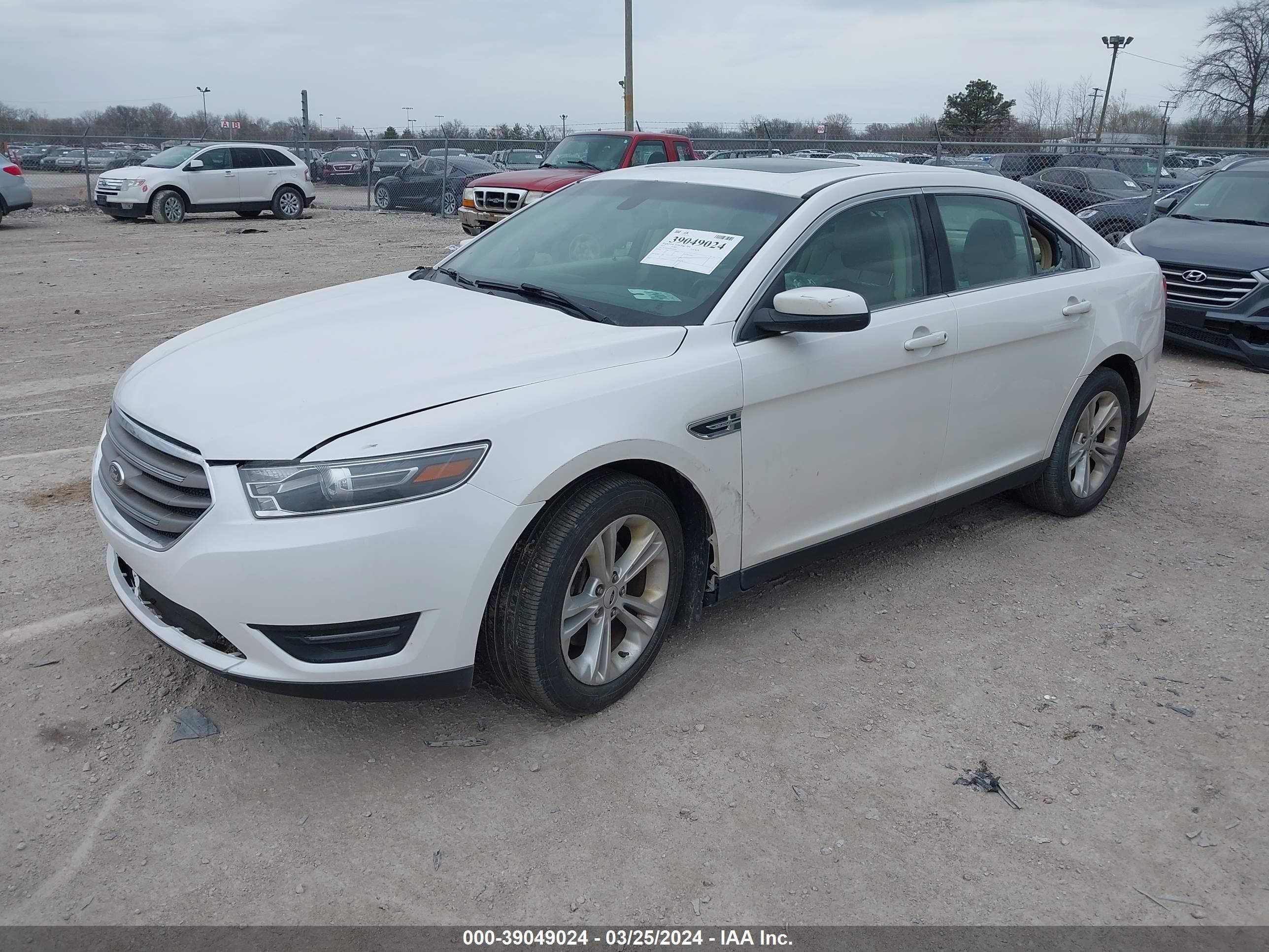 Photo 1 VIN: 1FAHP2E83FG166608 - FORD TAURUS 