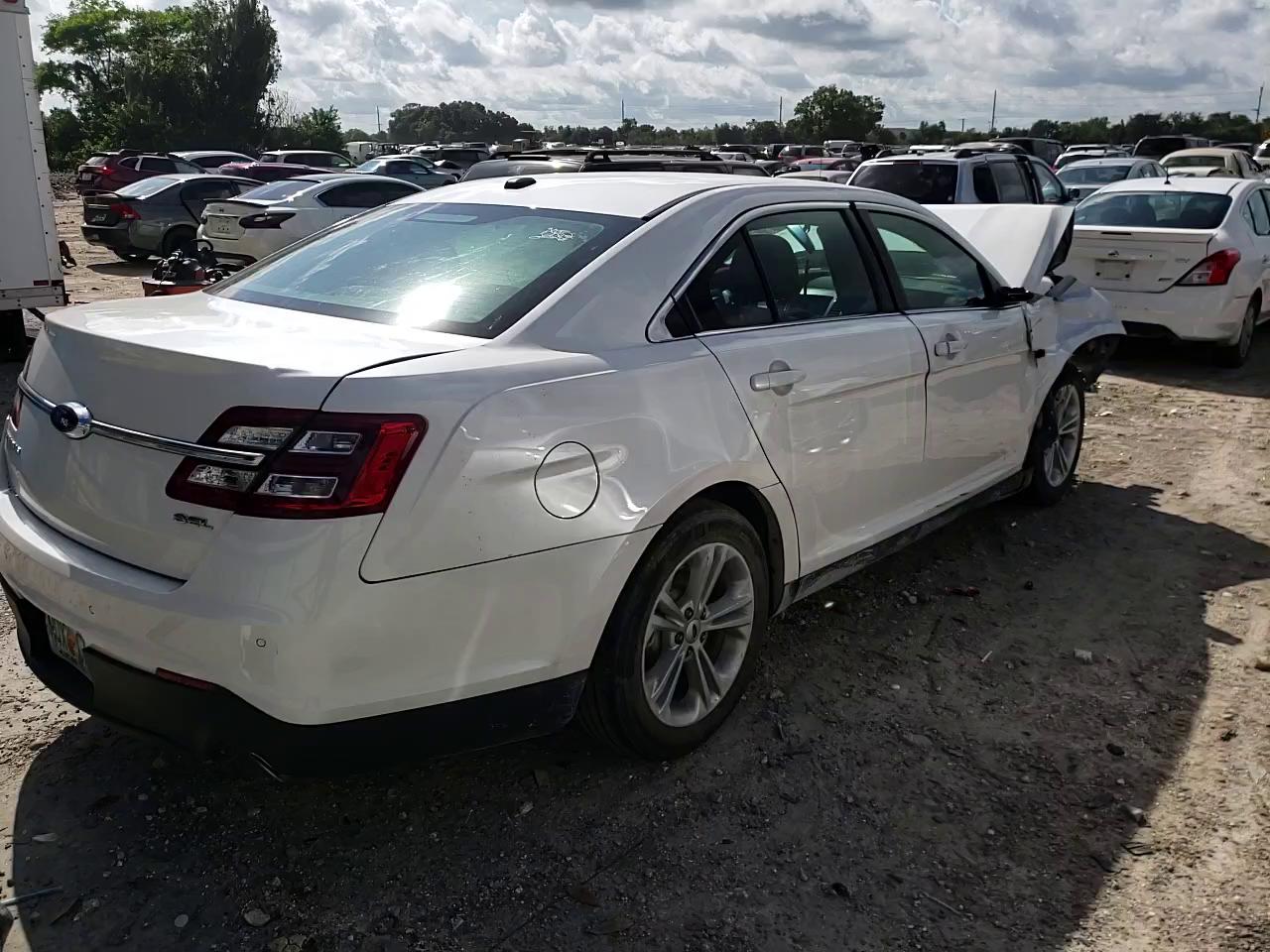 Photo 10 VIN: 1FAHP2E83JG129454 - FORD TAURUS SEL 